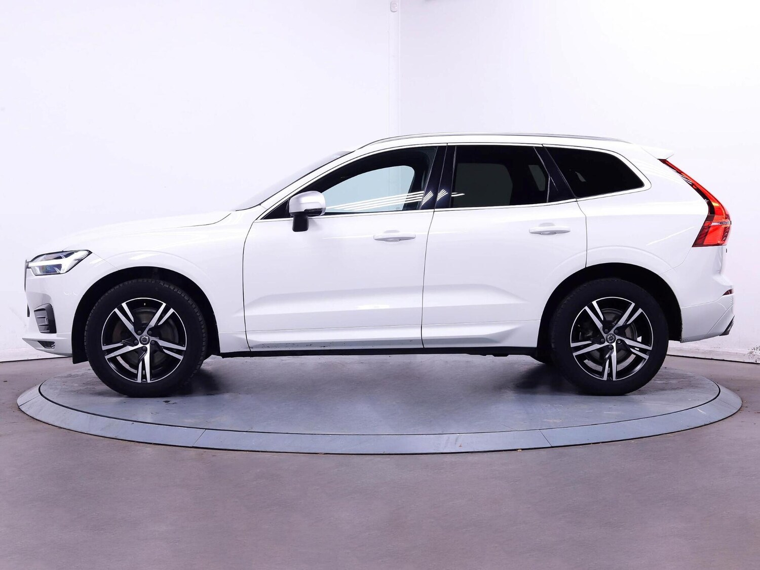 Used Volvo XC60 2019 for sale - 76109205: Photo 4