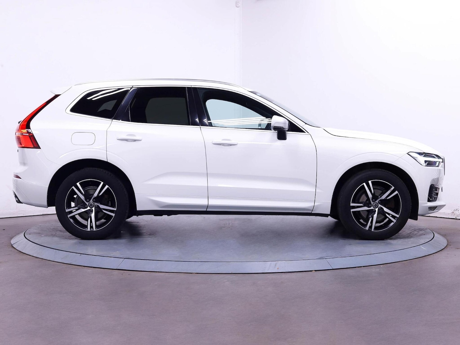 Used Volvo XC60 2019 for sale - 76109205: Photo 8