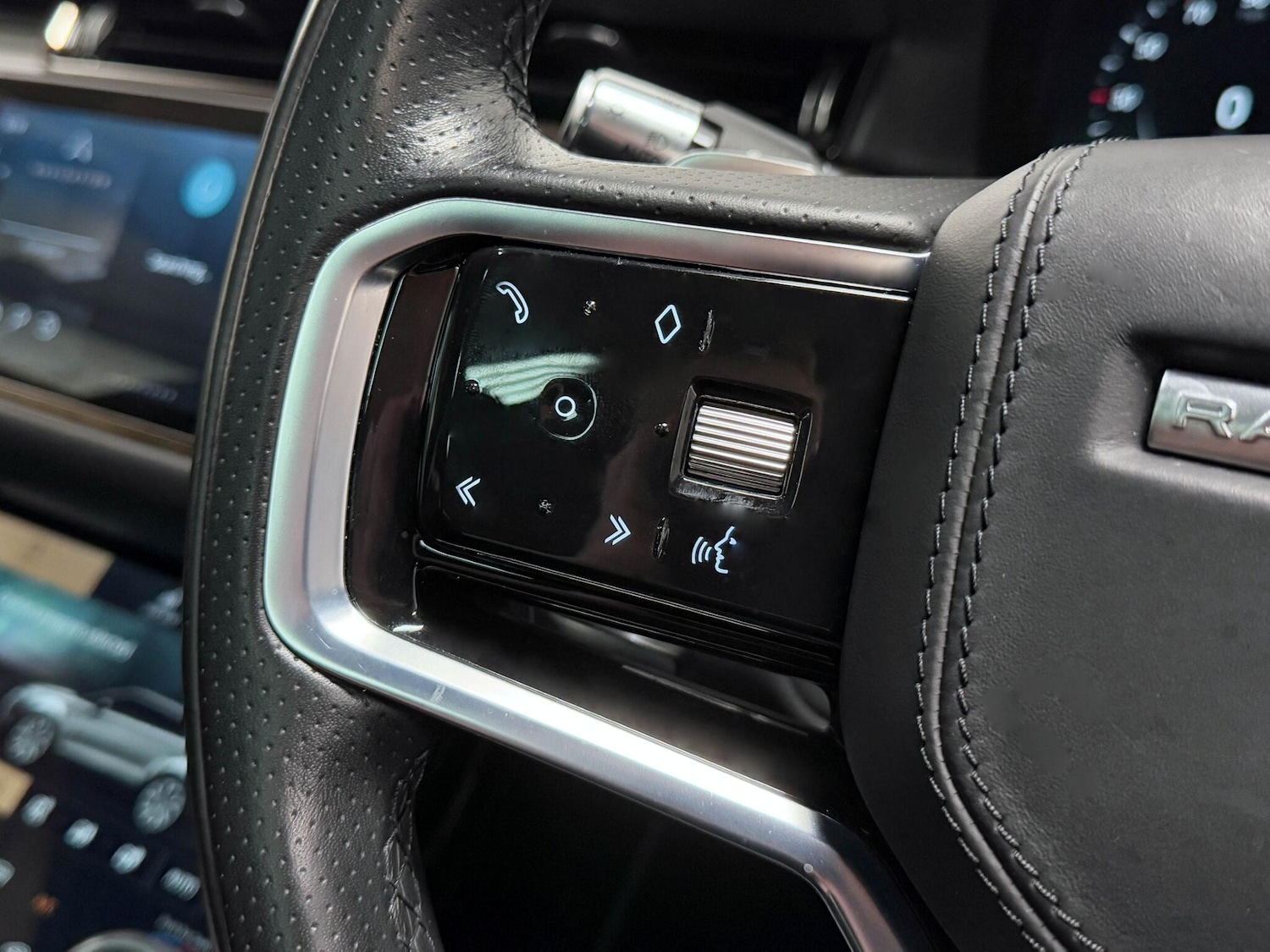 Used Land Rover Range Rover Evoque 2021 for sale - 76866306: Photo 40