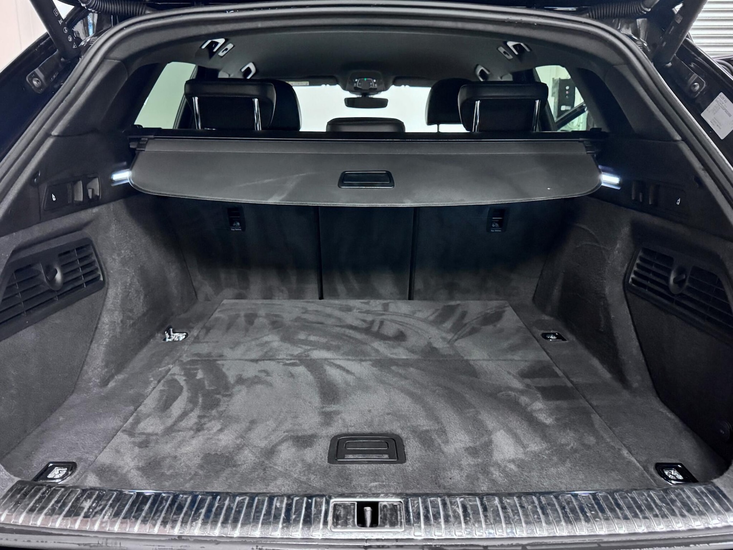 Used Audi e-tron 2023 for sale - 77496604: Photo 12