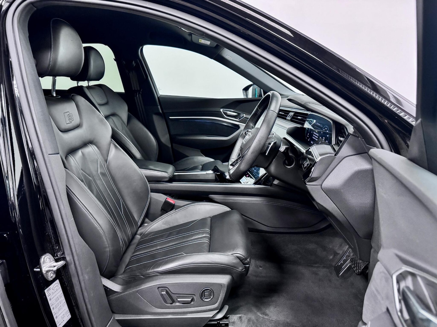 Used Audi e-tron 2023 for sale - 77496604: Photo 22