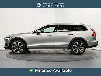 Used Volvo V60 2023 for sale - 79472078: Photo