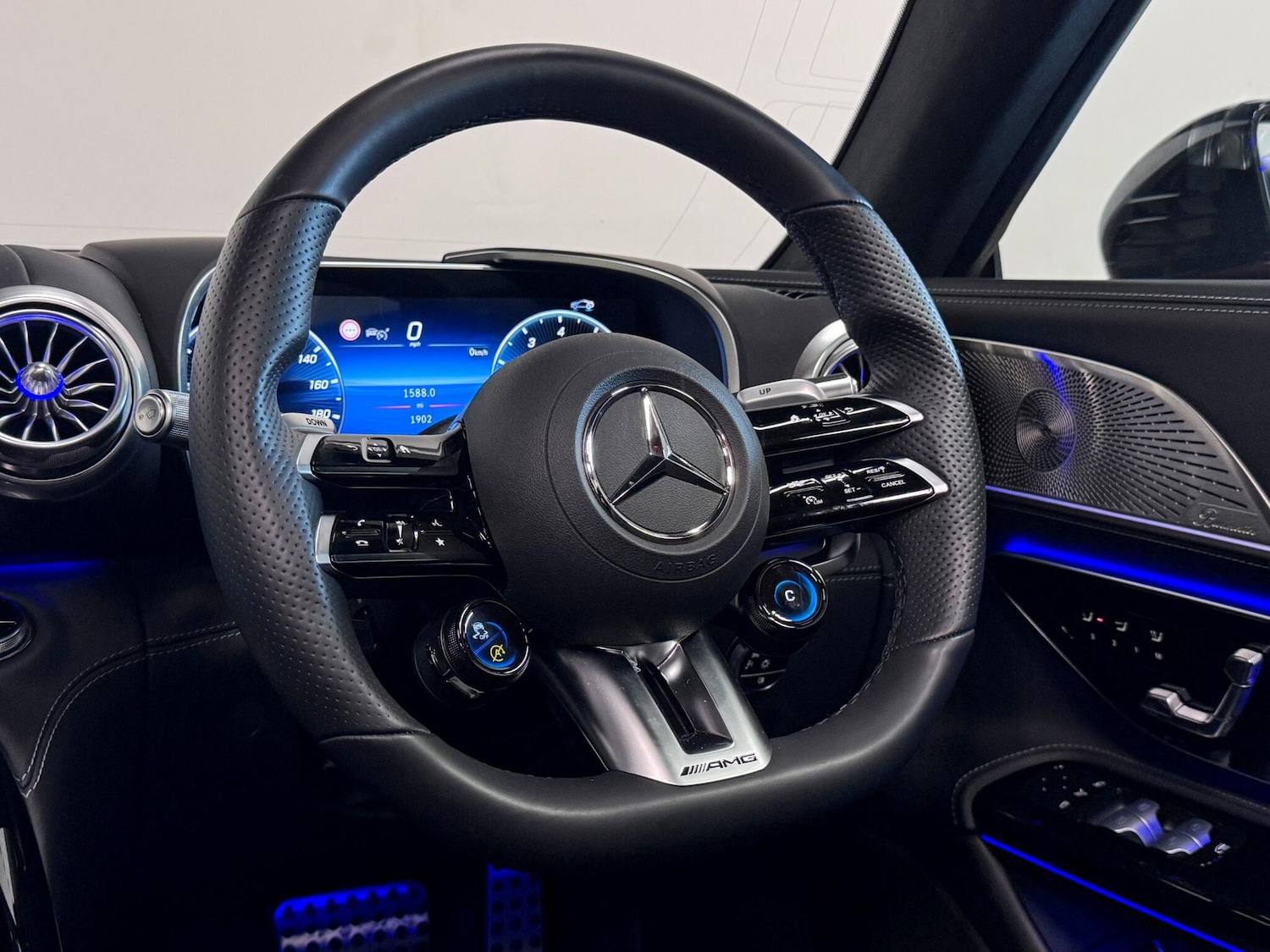 Used Mercedes-Benz SL 2023 for sale - 76849901: Photo 45