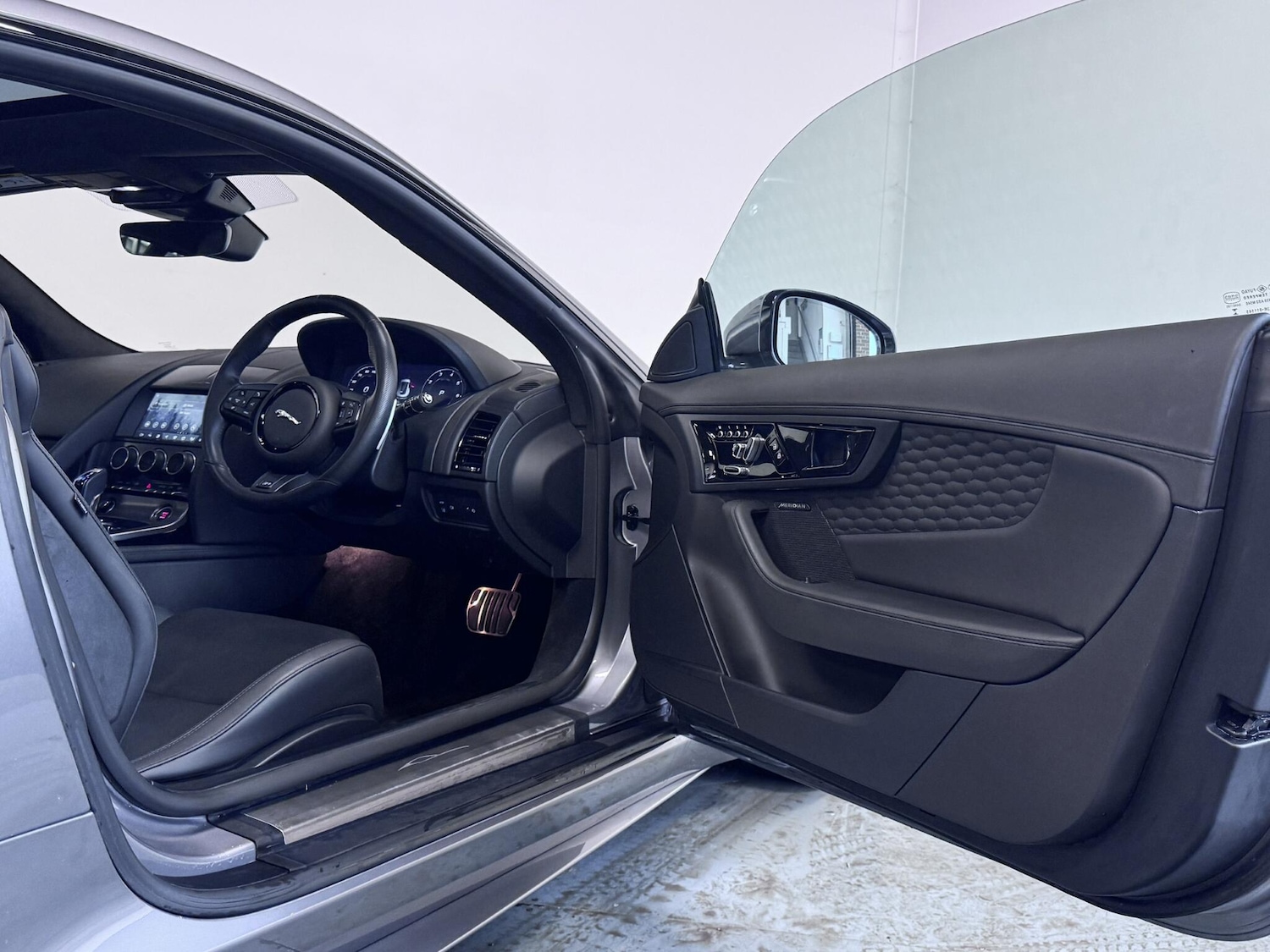 Used Jaguar F-Type 2023 for sale - 76644787: Photo 17