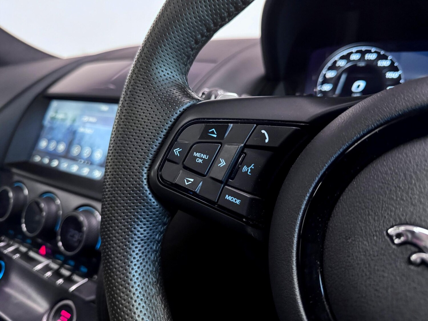 Used Jaguar F-Type 2023 for sale - 76644787: Photo 36