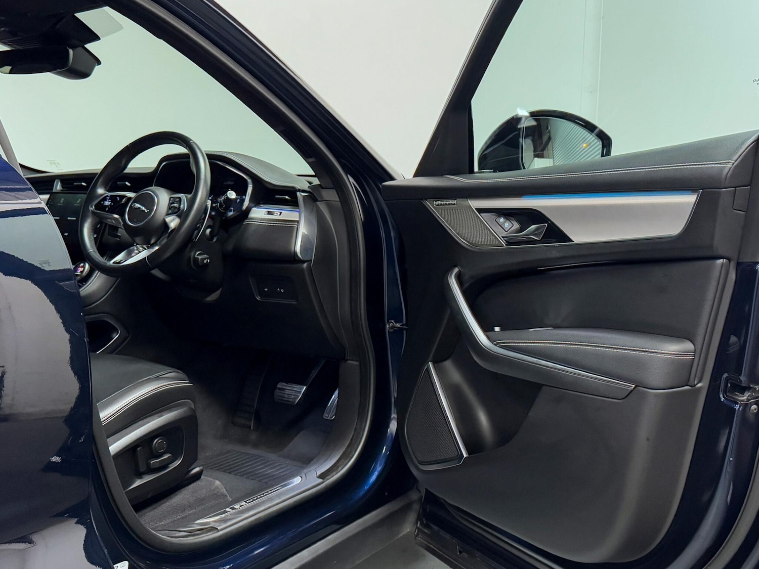 Used Jaguar F-Pace 2022 for sale - 76361382: Photo 14