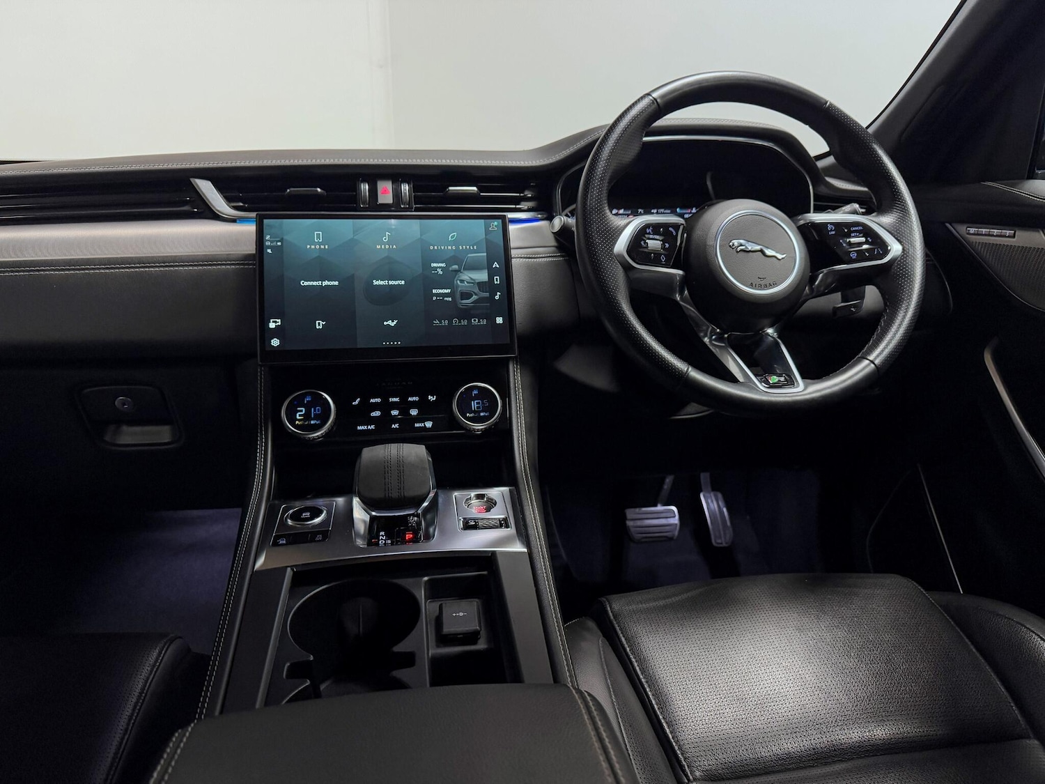 Used Jaguar F-Pace 2022 for sale - 76361382: Photo 24