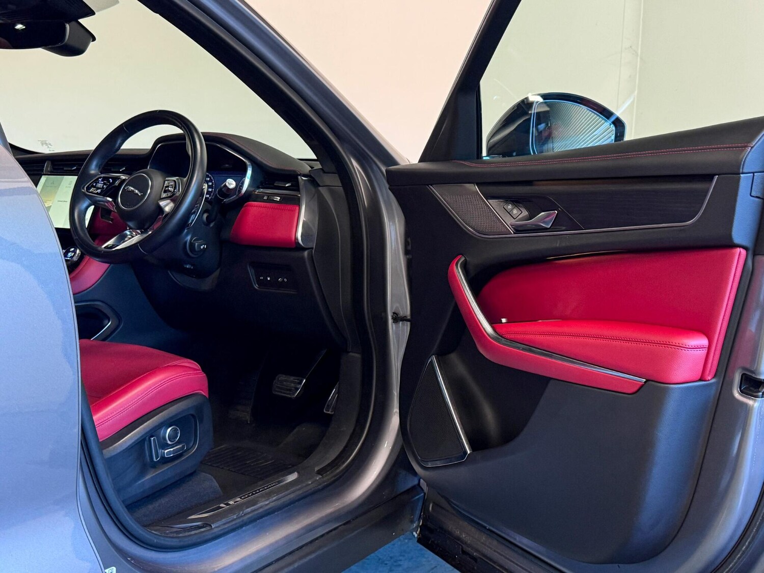 Used Jaguar F-Pace 2022 for sale - 76701013: Photo 14