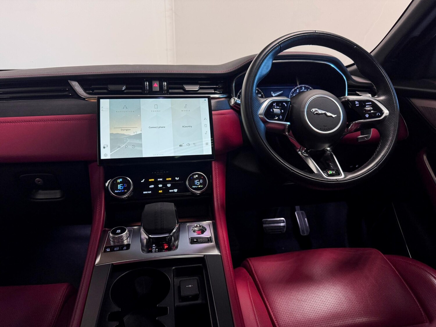 Used Jaguar F-Pace 2022 for sale - 76701013: Photo 32