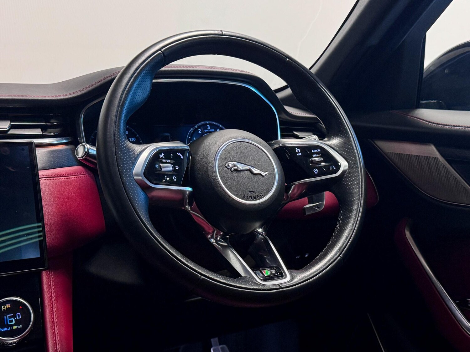 Used Jaguar F-Pace 2022 for sale - 76701013: Photo 33