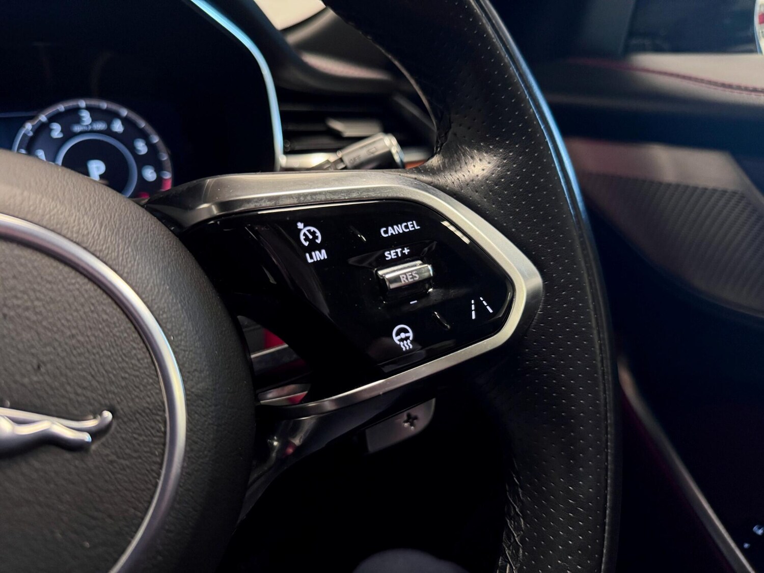 Used Jaguar F-Pace 2022 for sale - 76701013: Photo 36