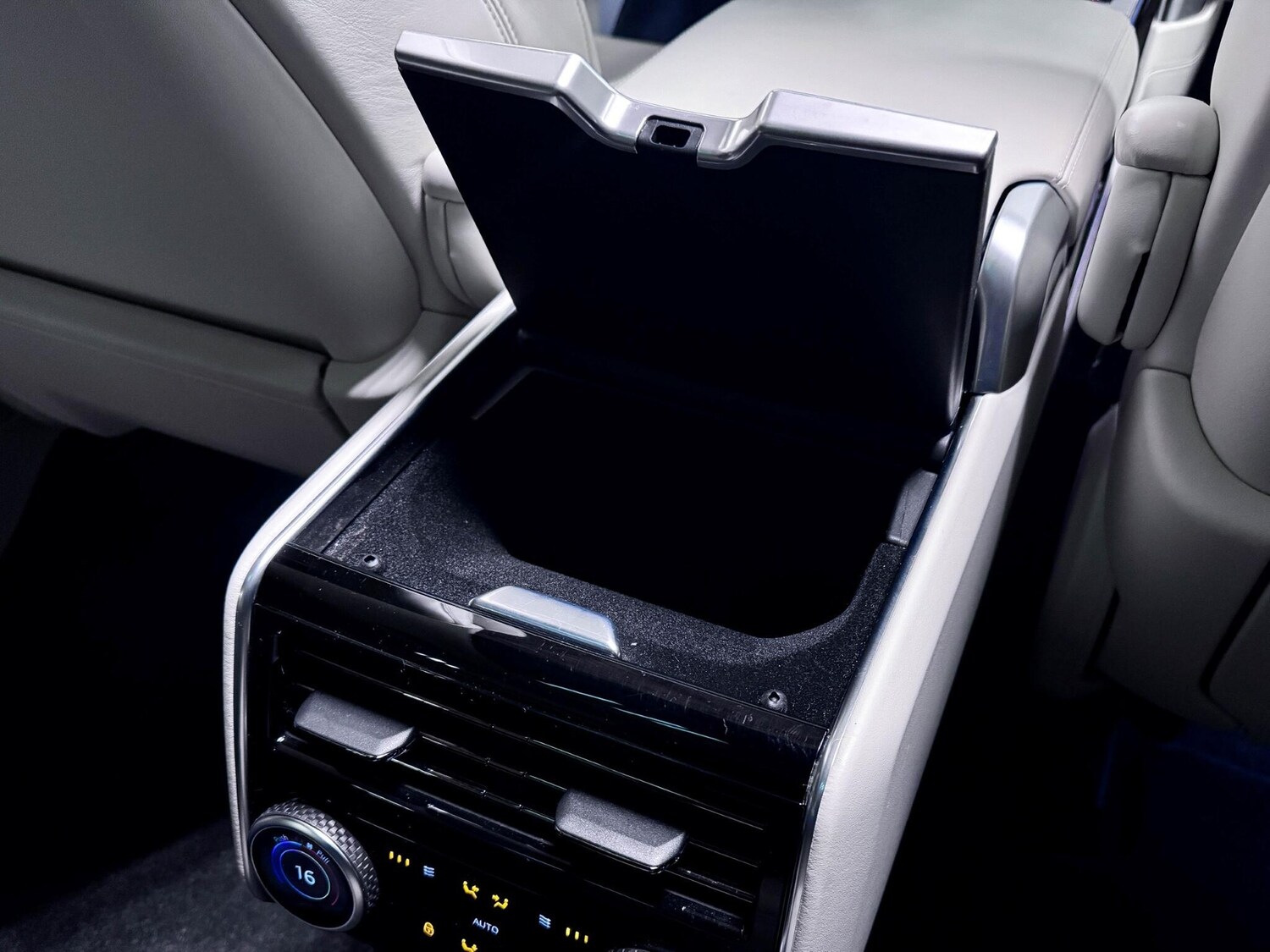 Used Land Rover Range Rover 2024 for sale - 76538229: Photo 38