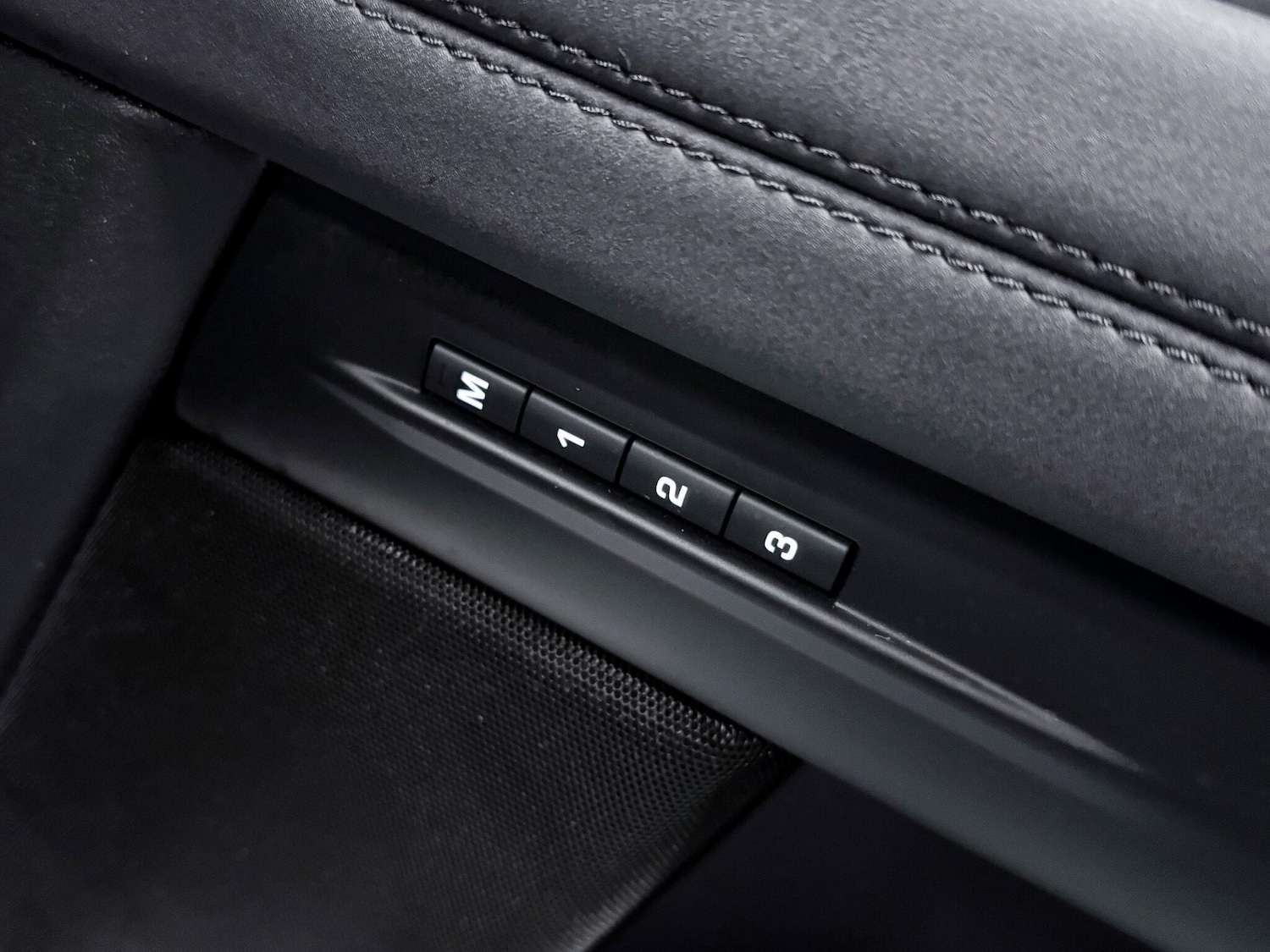 Used Land Rover Range Rover Evoque 2023 for sale - 76728733: Photo 18