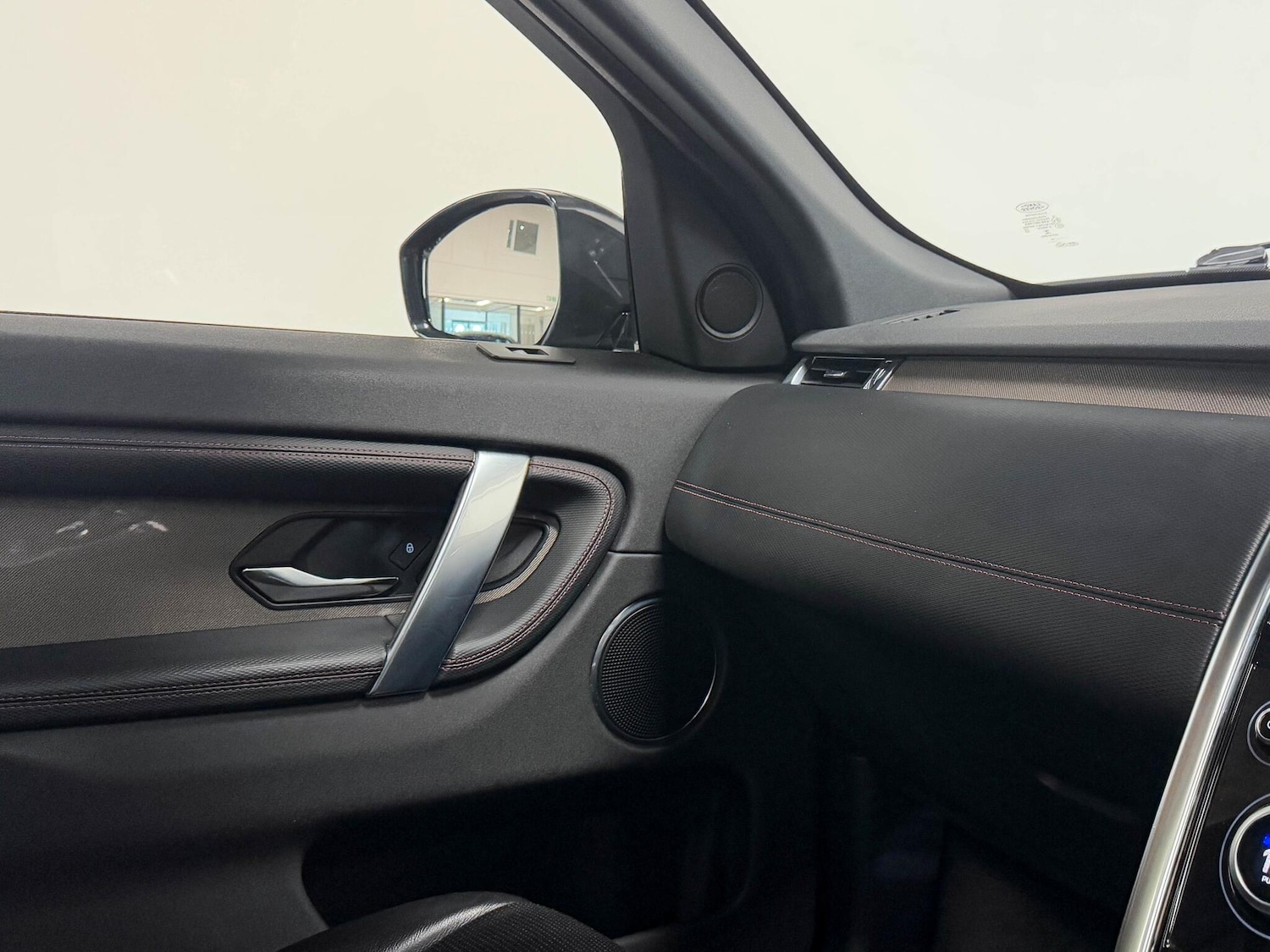 Used Land Rover Discovery Sport 2020 for sale - 75990520: Photo 31