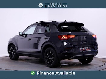Used Volkswagen T-Roc 2021 for sale - 77387623: Photo