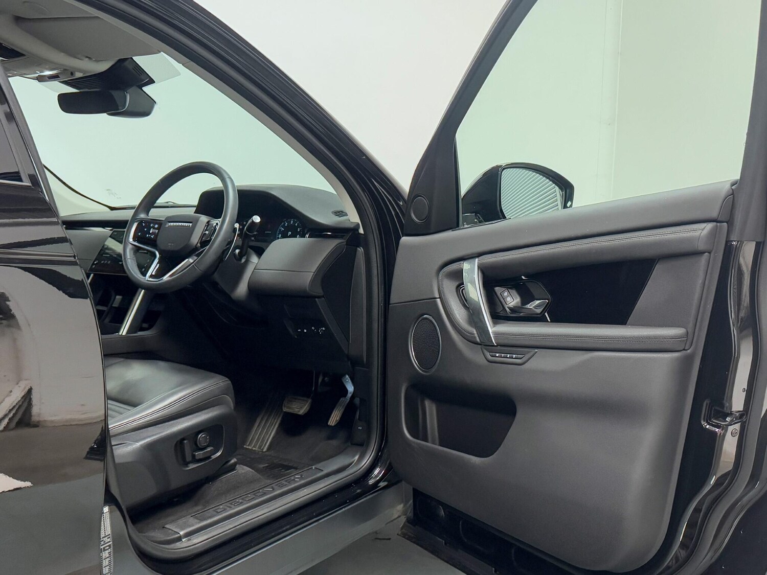 Used Land Rover Discovery Sport 2023 for sale - 76370782: Photo 13