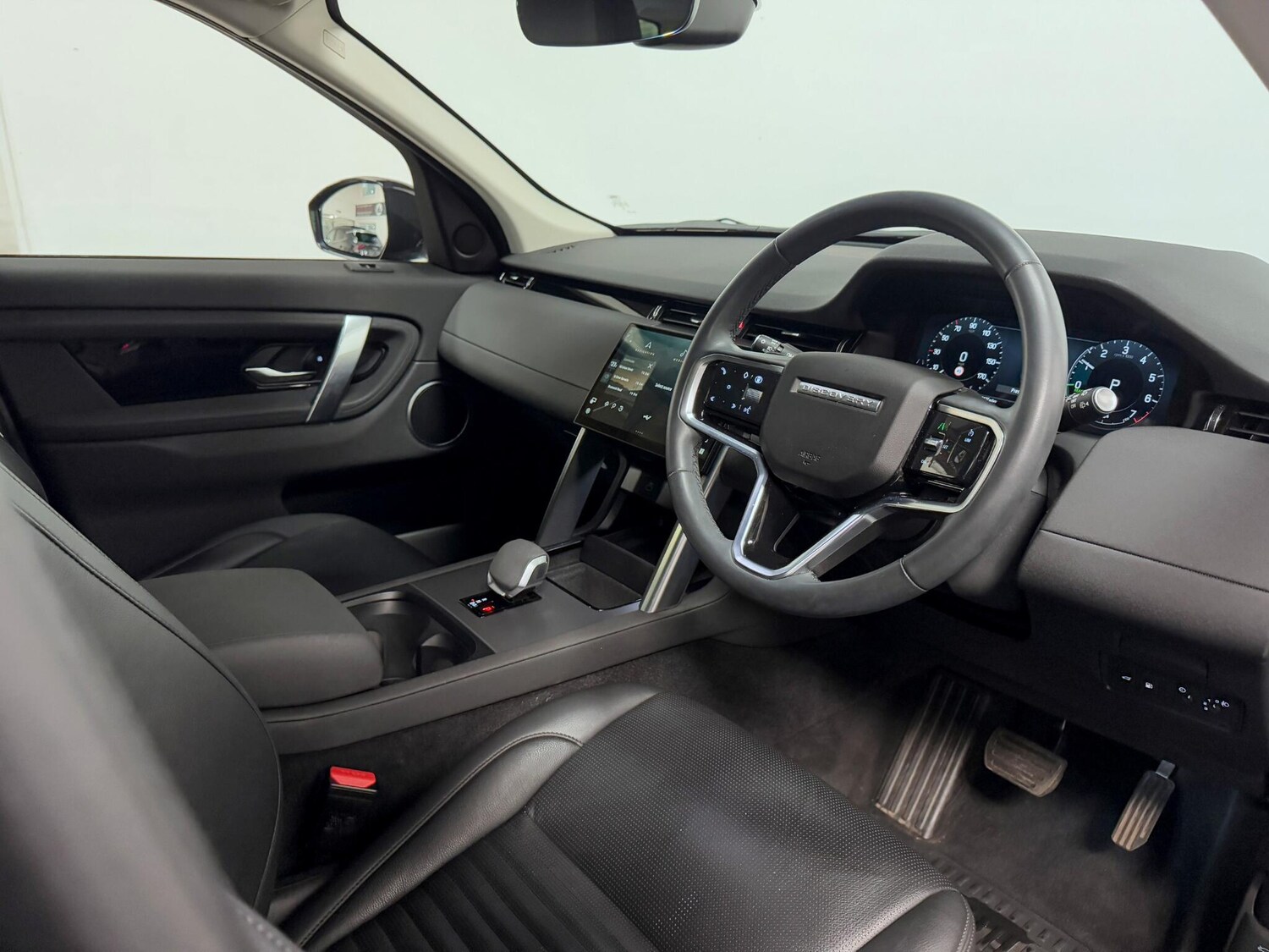 Used Land Rover Discovery Sport 2023 for sale - 76370782: Photo 18