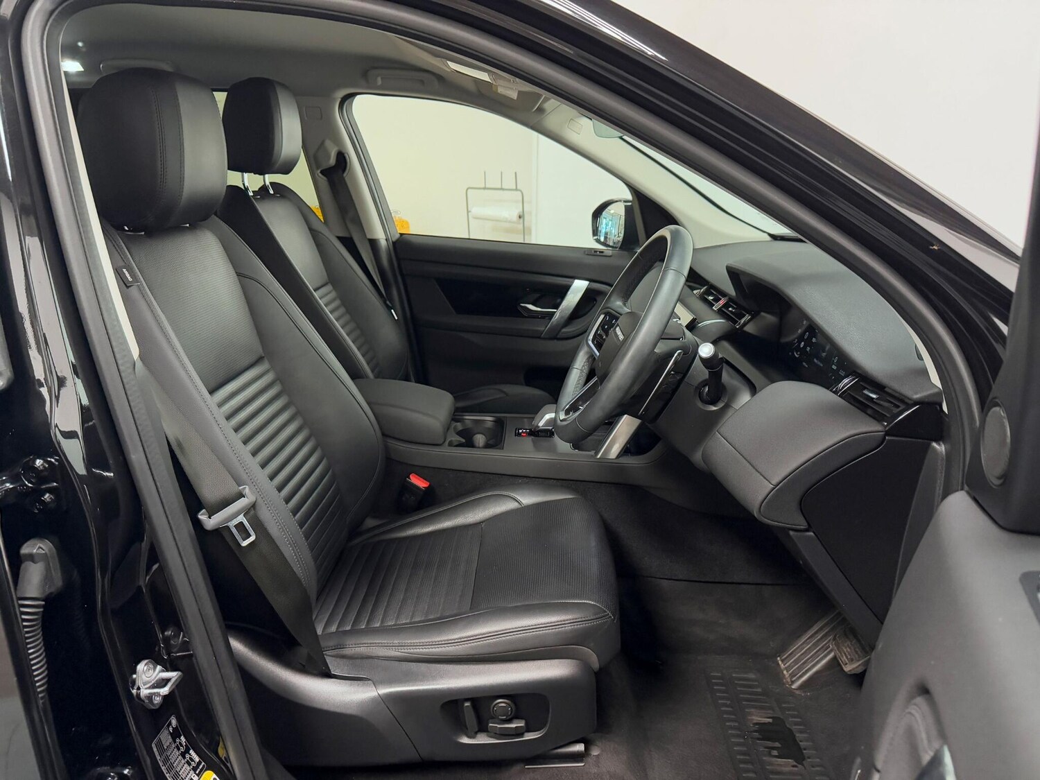 Used Land Rover Discovery Sport 2023 for sale - 76370782: Photo 19