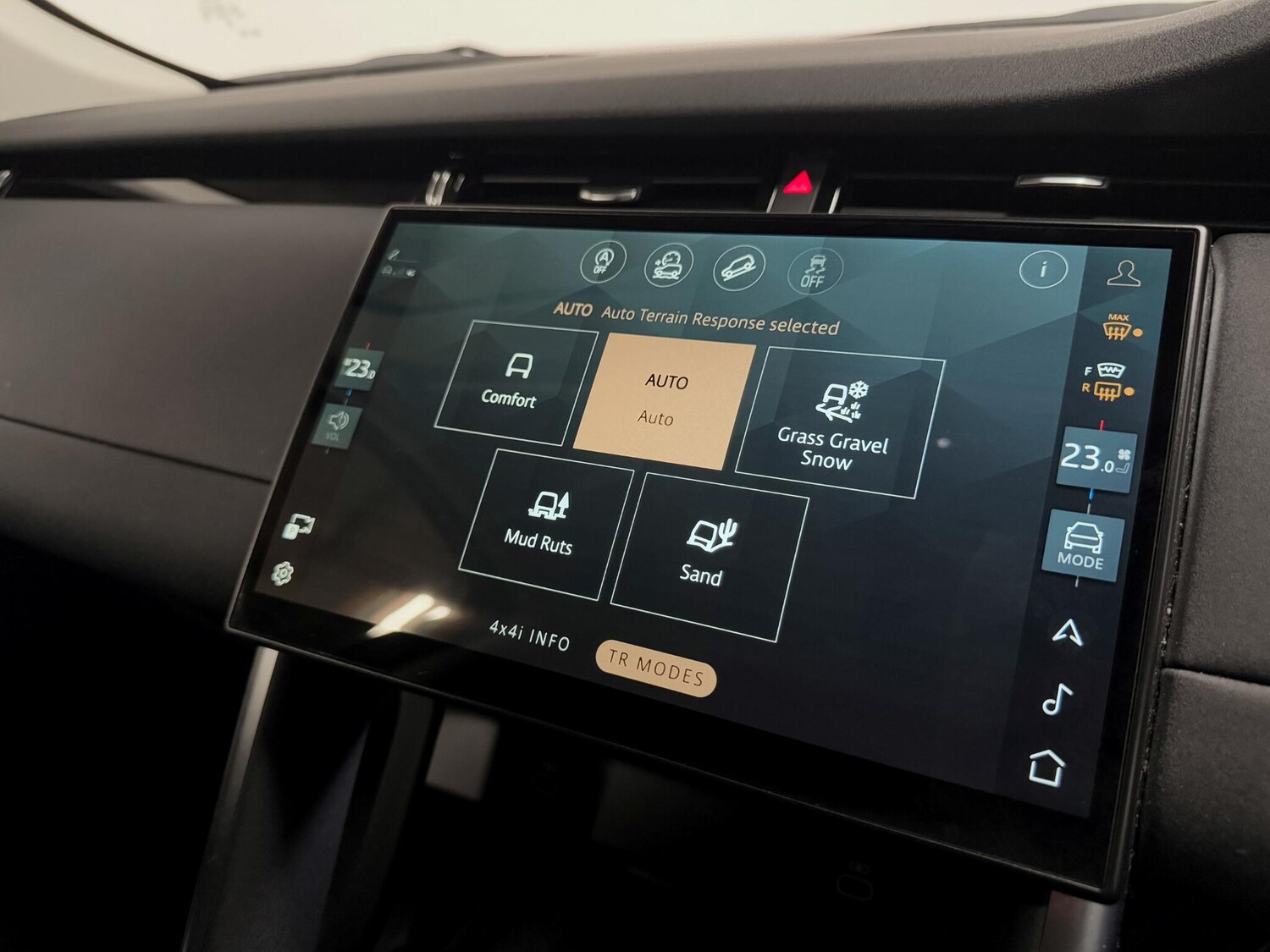 Used Land Rover Discovery Sport 2023 for sale - 76370782: Photo 42