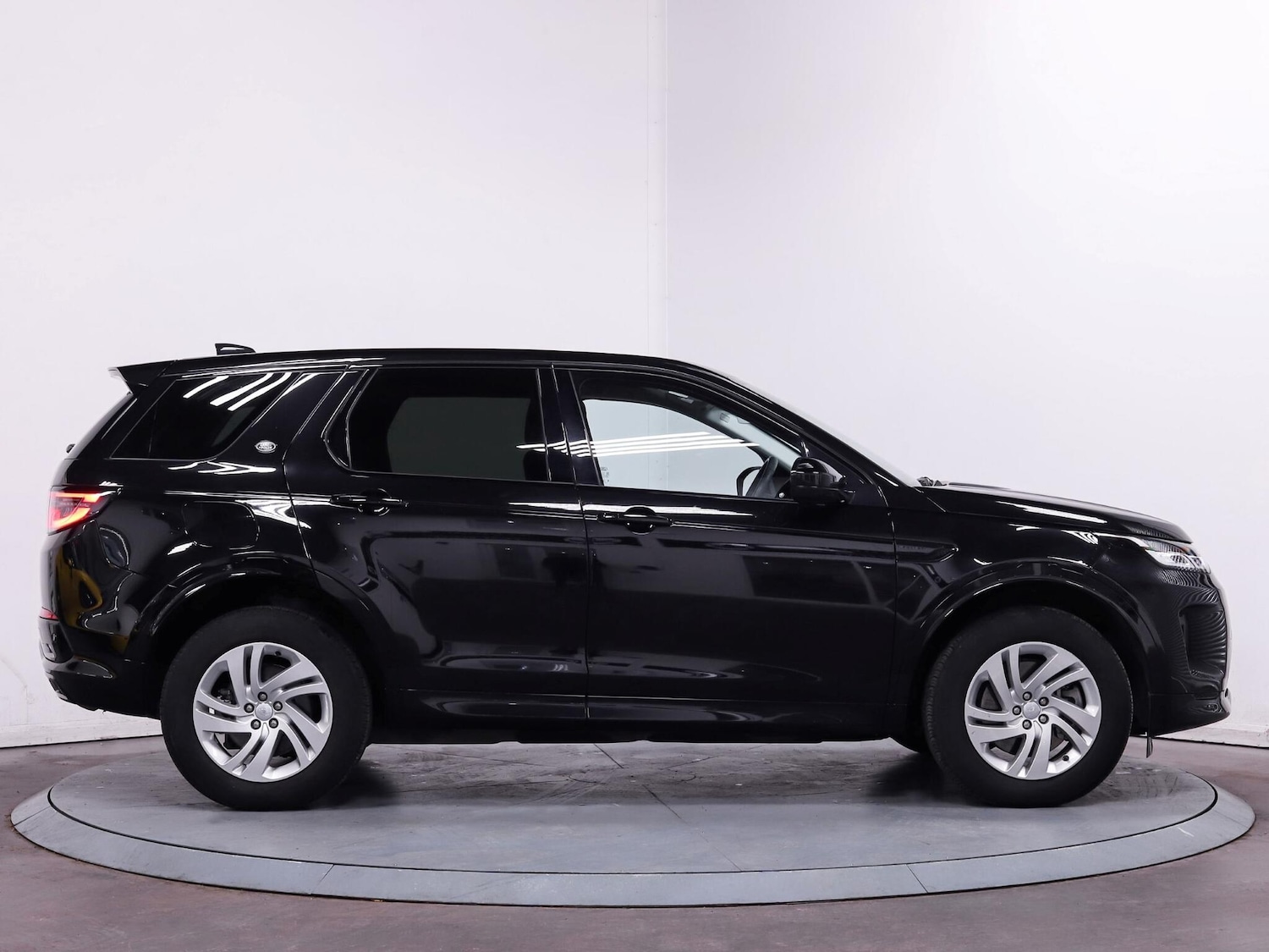 Used Land Rover Discovery Sport 2023 for sale - 76370782: Photo 8
