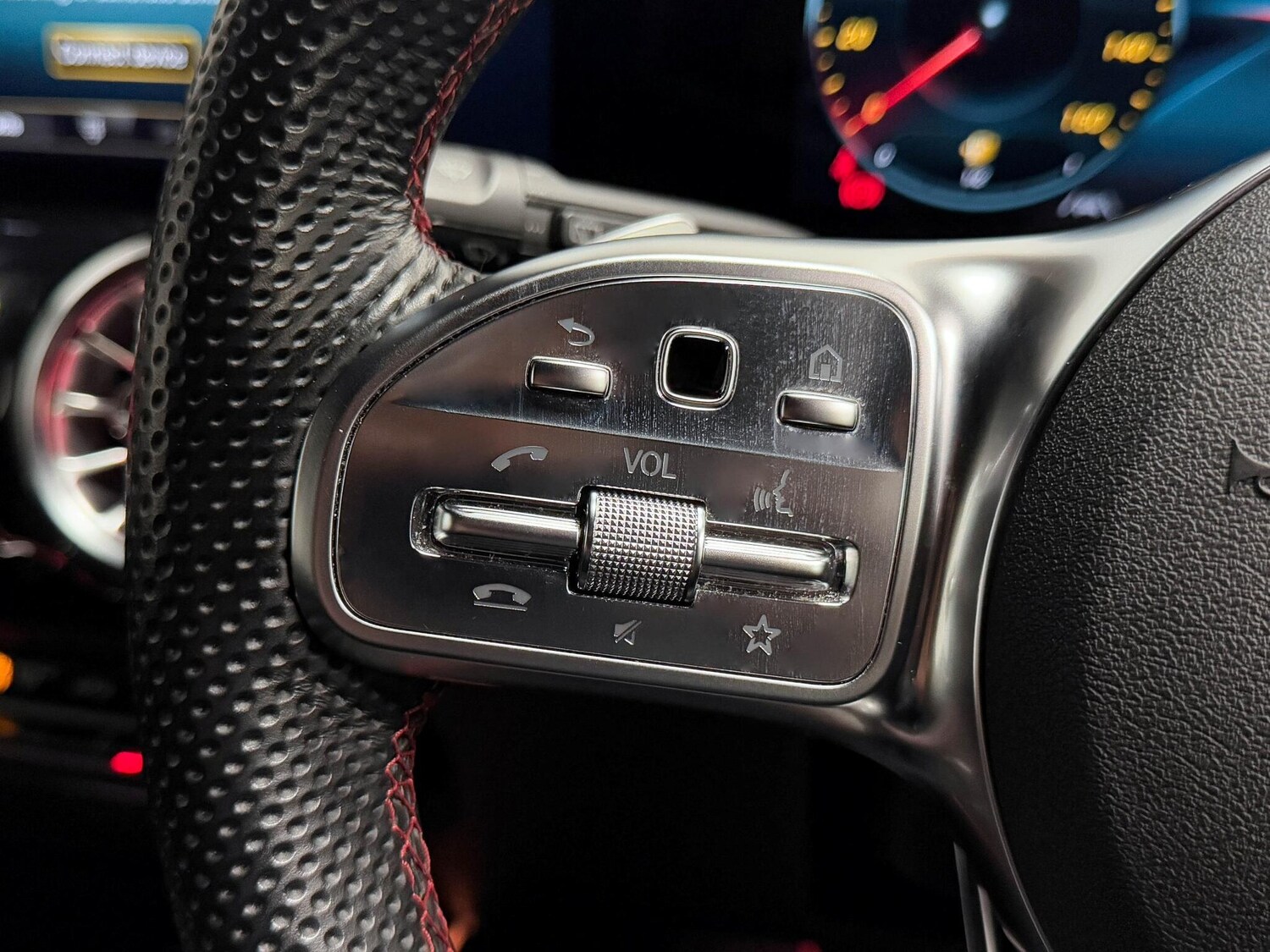 Used Mercedes-Benz GLB 2023 for sale - 76284220: Photo 35