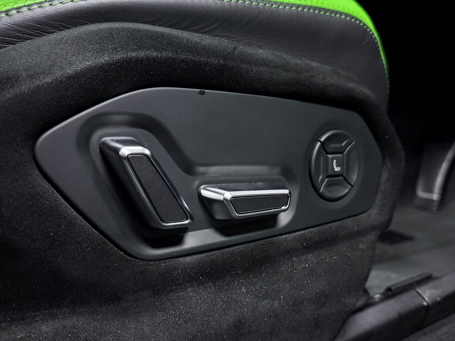 Used Lamborghini Urus for sale - 77683565: Photo 32