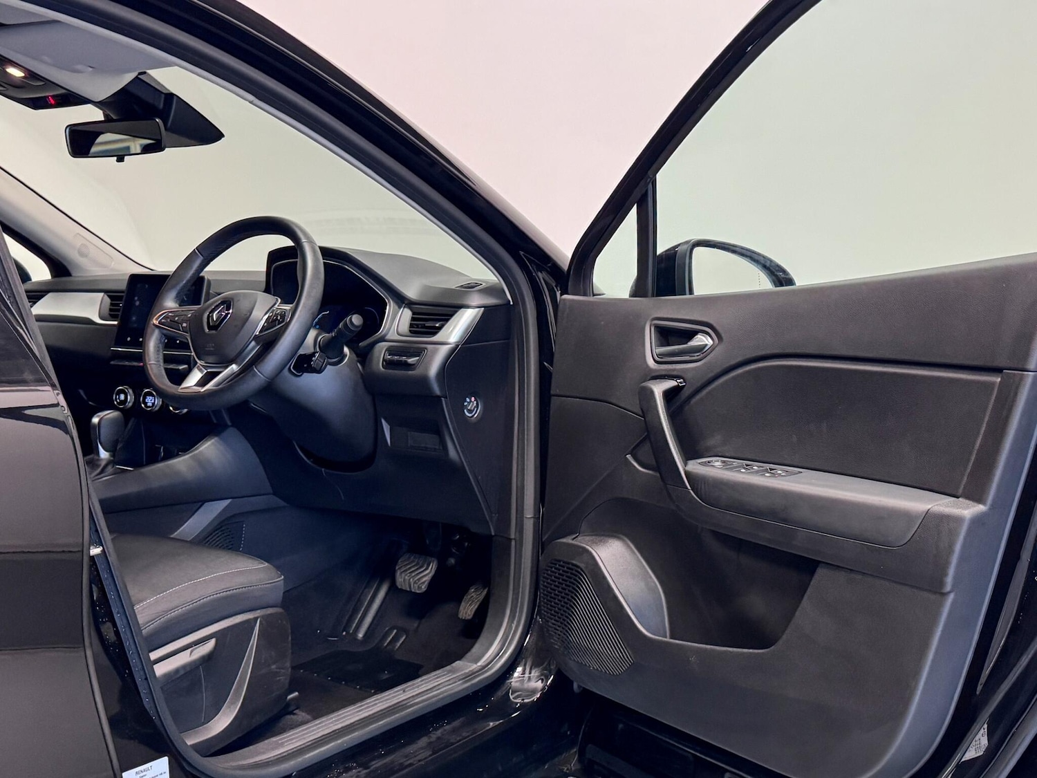 Used Renault Captur 2022 for sale - 76865588: Photo 13