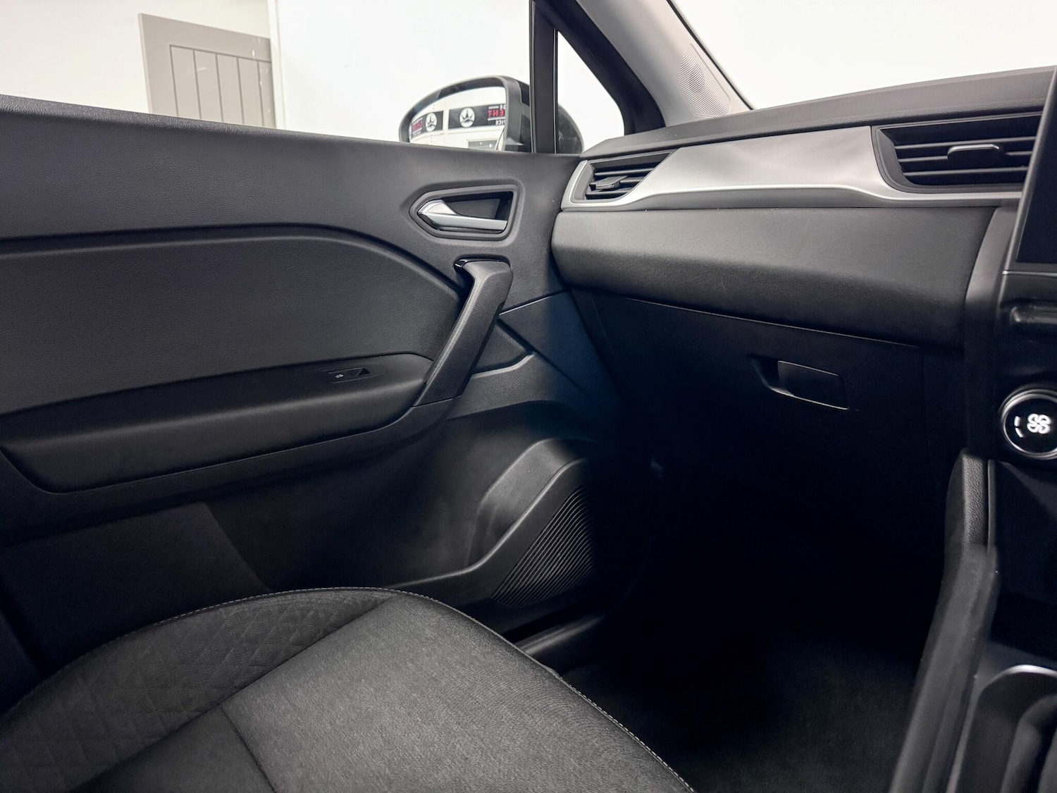 Used Renault Captur 2022 for sale - 76865588: Photo 26