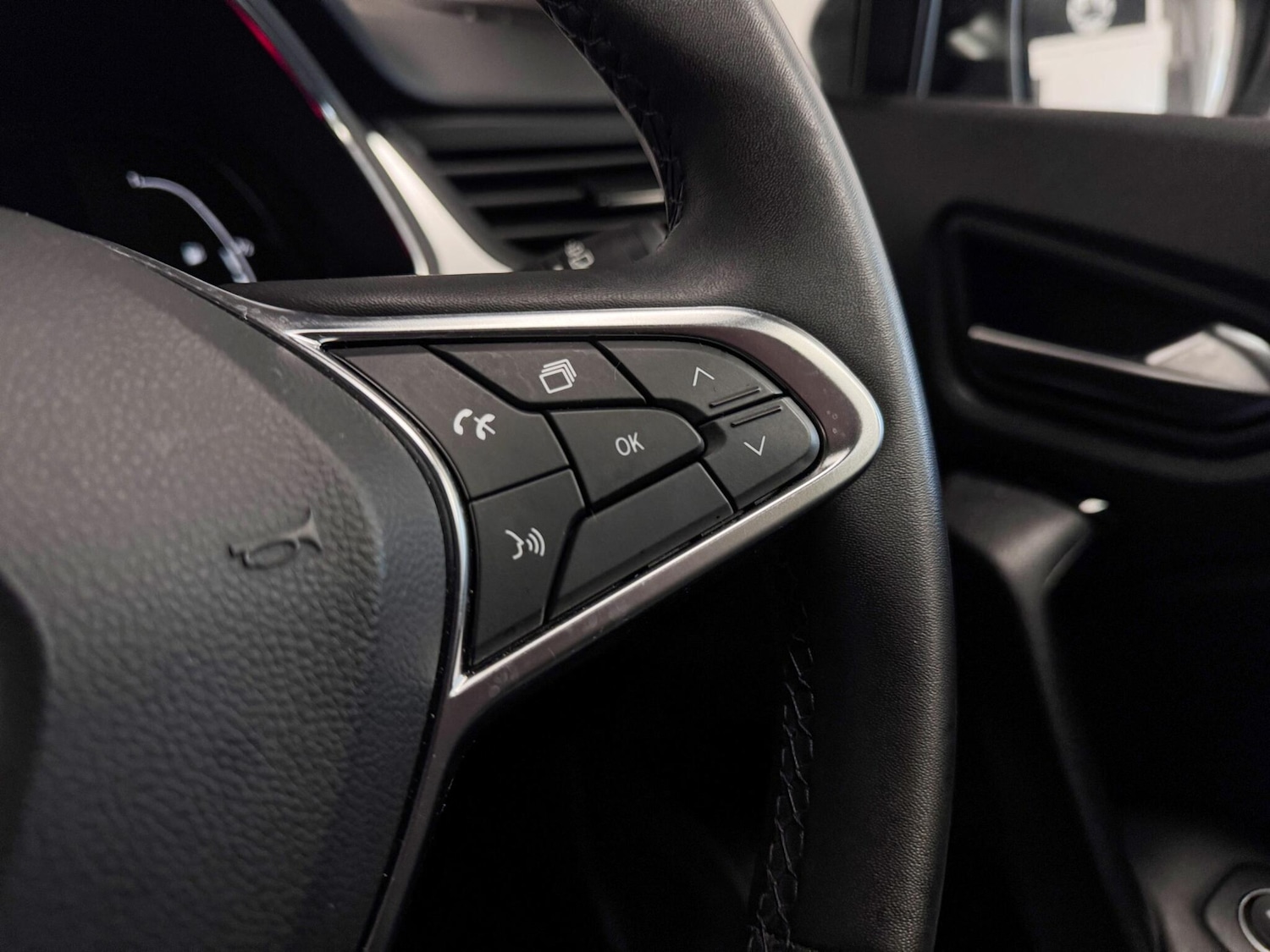 Used Renault Captur 2022 for sale - 76865588: Photo 36