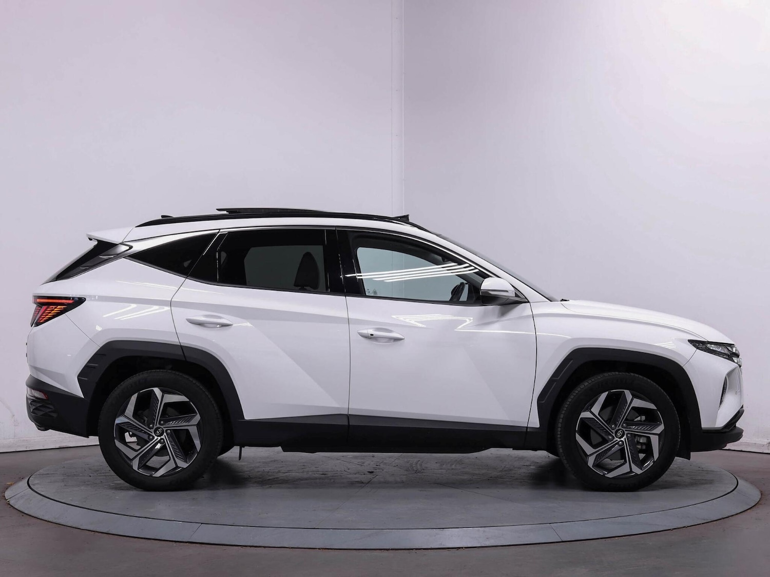 Used Hyundai TUCSON 2023 for sale - 76031420: Photo 8