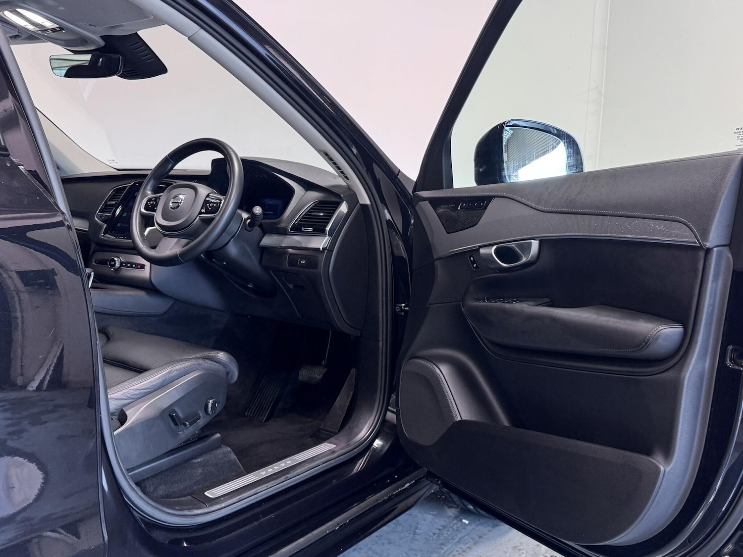 Used Volvo XC90 2023 for sale - 76765234: Photo 17