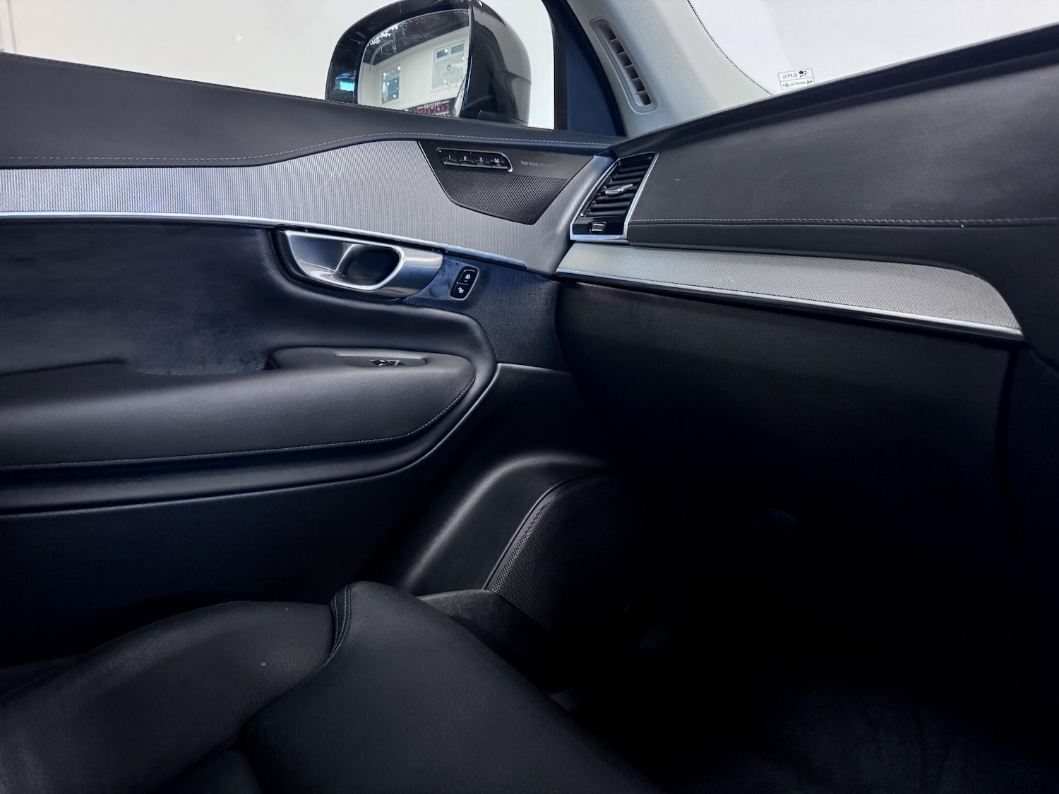 Used Volvo XC90 2023 for sale - 76765234: Photo 32