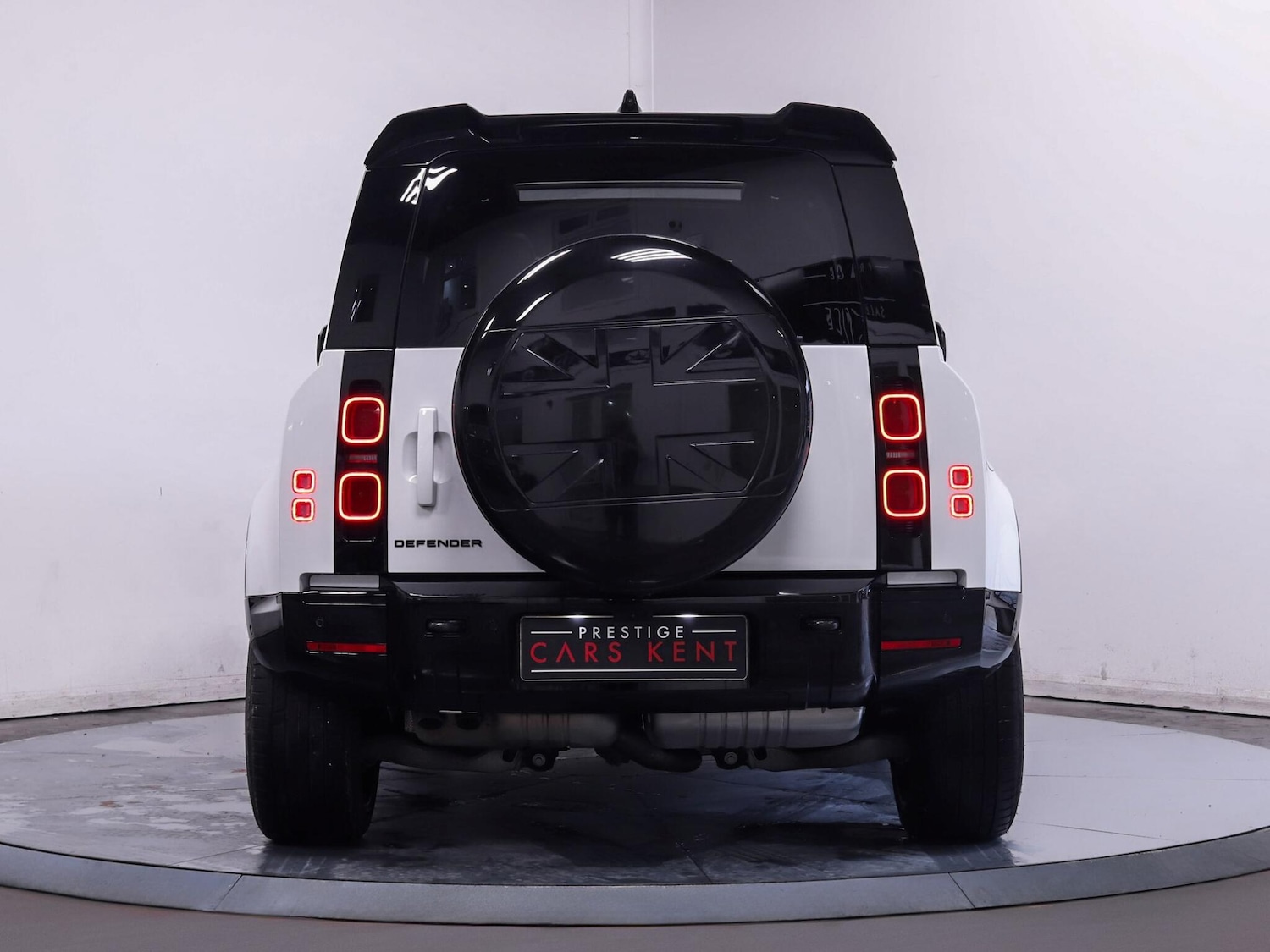 Used Land Rover Defender 110 2024 for sale - 76728136: Photo 11