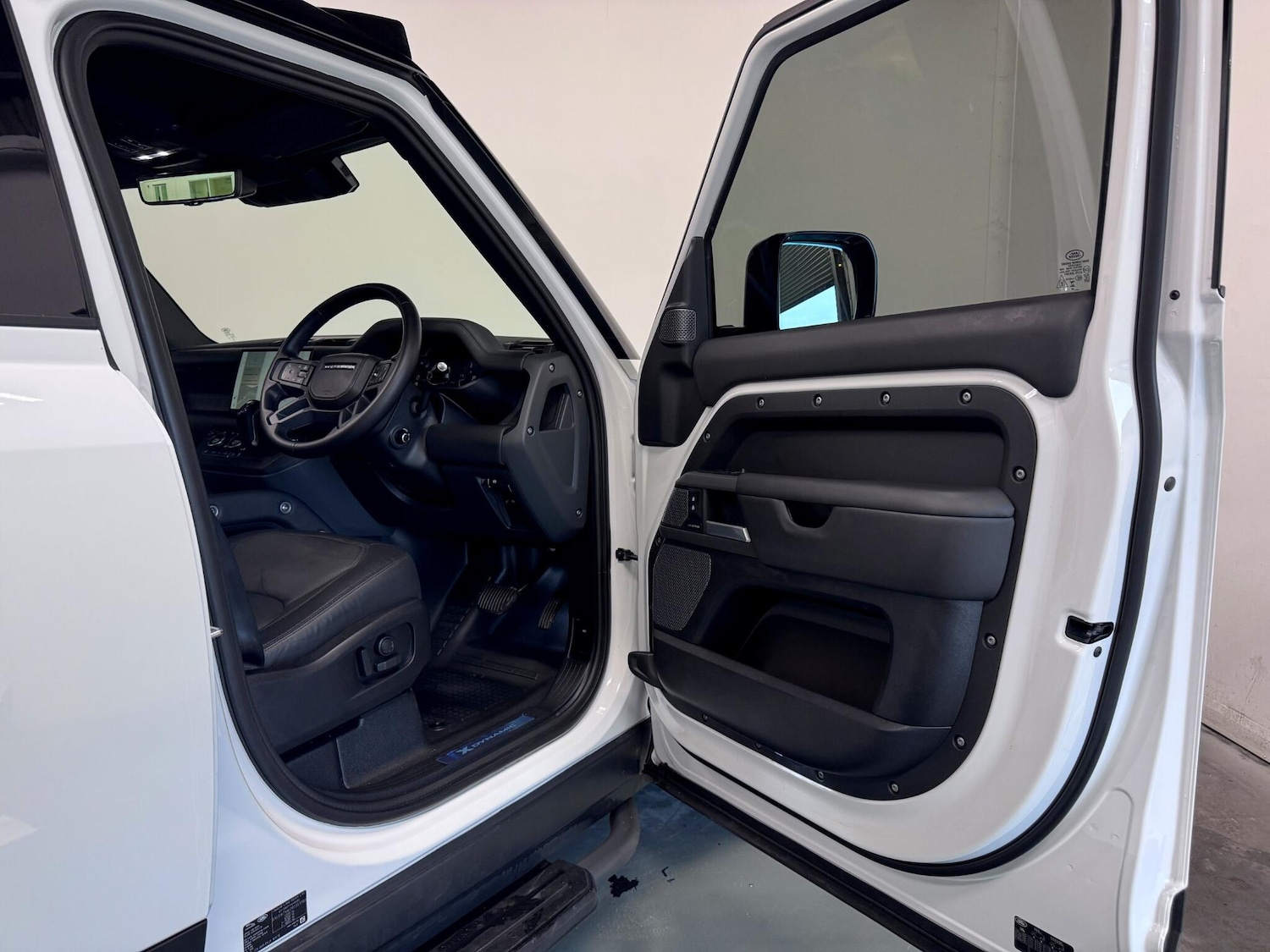 Used Land Rover Defender 110 2024 for sale - 76728136: Photo 16