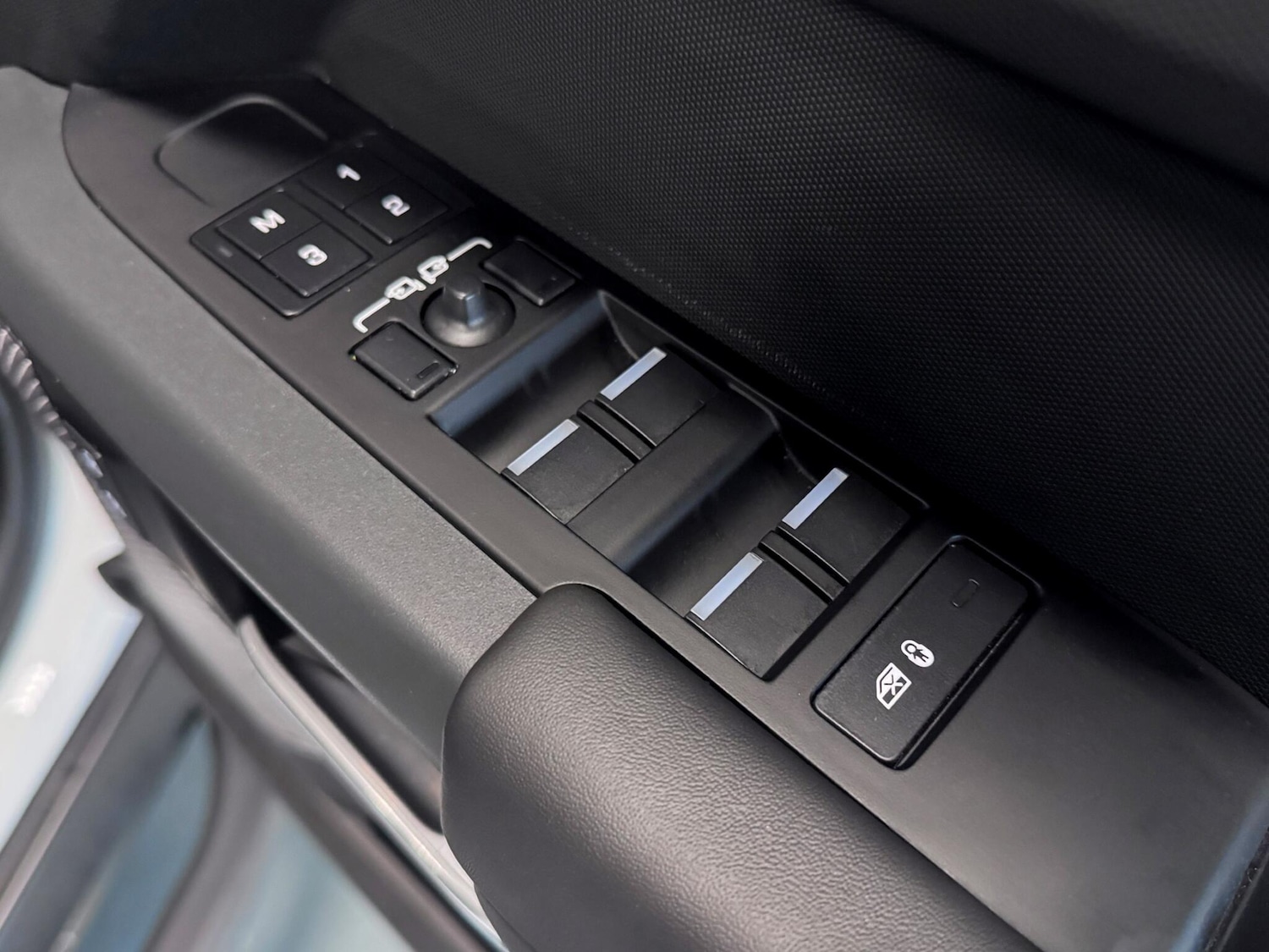 Used Land Rover Defender 110 2024 for sale - 76728136: Photo 17