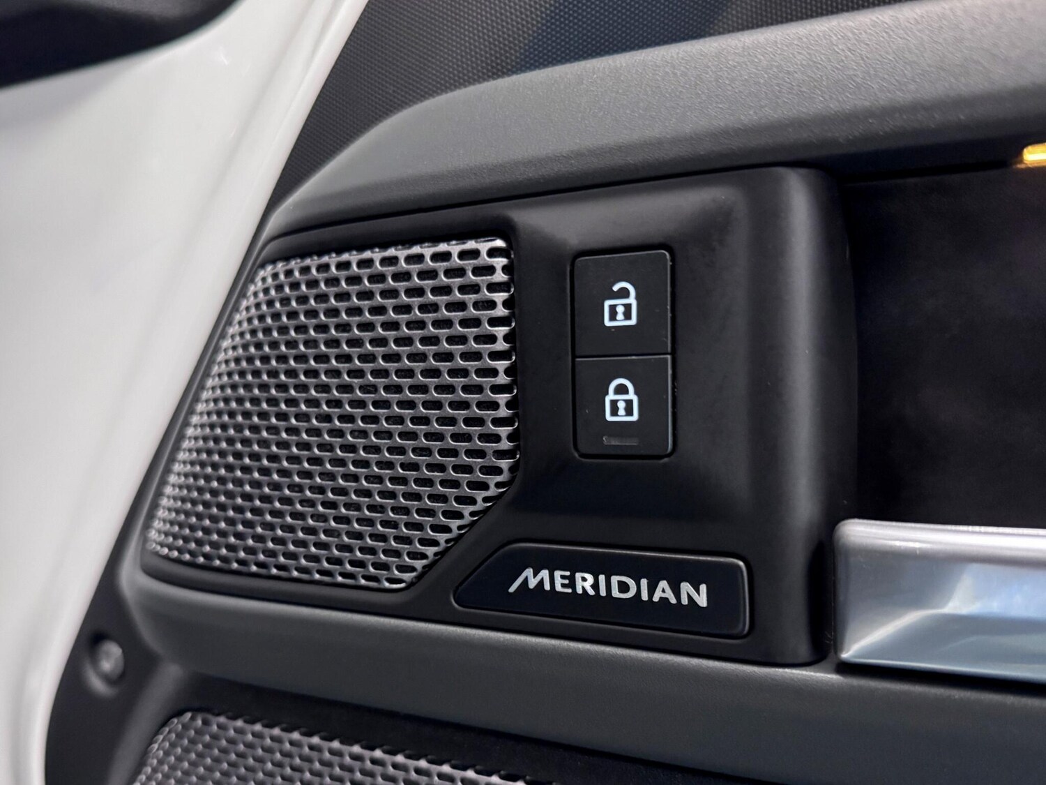 Used Land Rover Defender 110 2024 for sale - 76728136: Photo 19