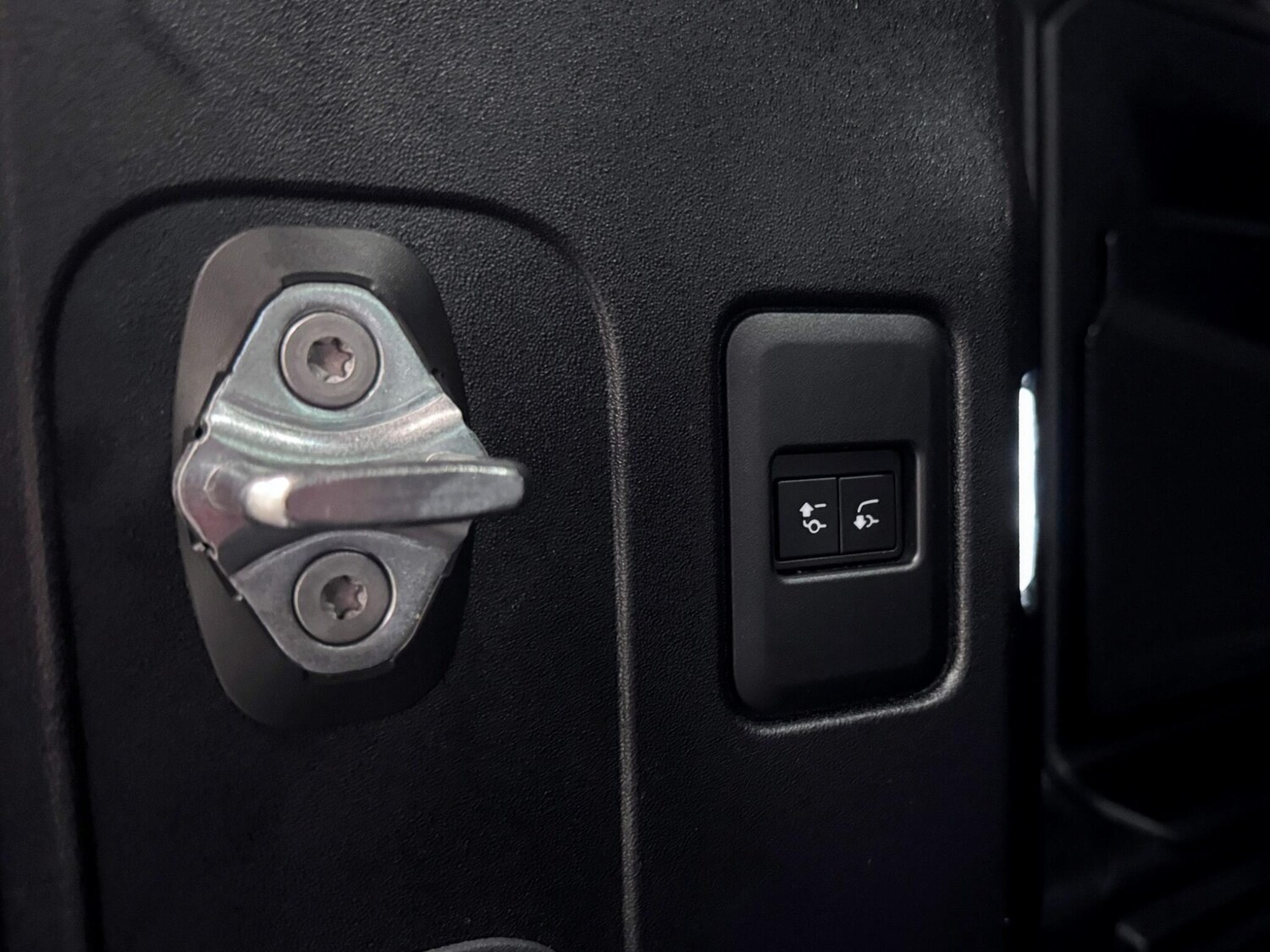 Used Land Rover Defender 110 2024 for sale - 76728136: Photo 22