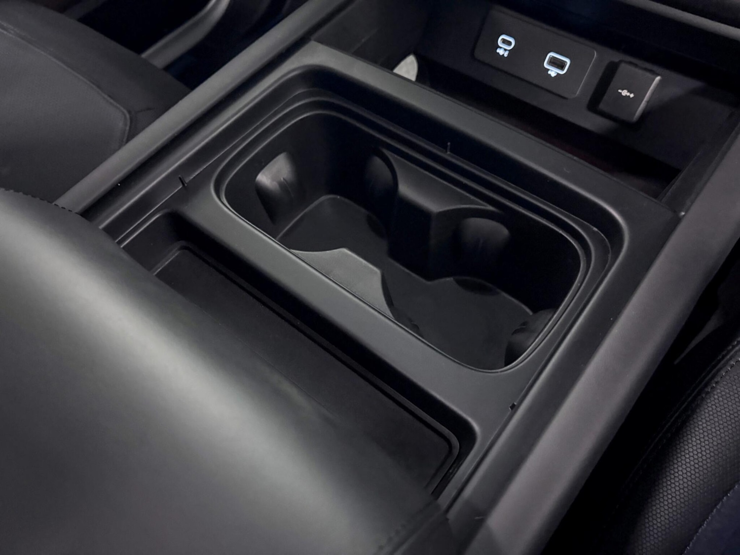 Used Land Rover Defender 110 2024 for sale - 76728136: Photo 29