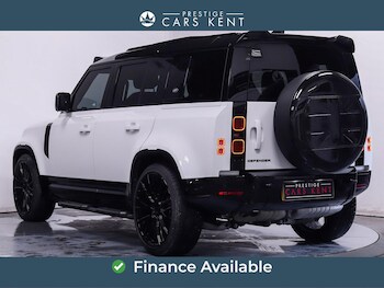 Used Land Rover Defender 110 2024 for sale - 76728136: Photo