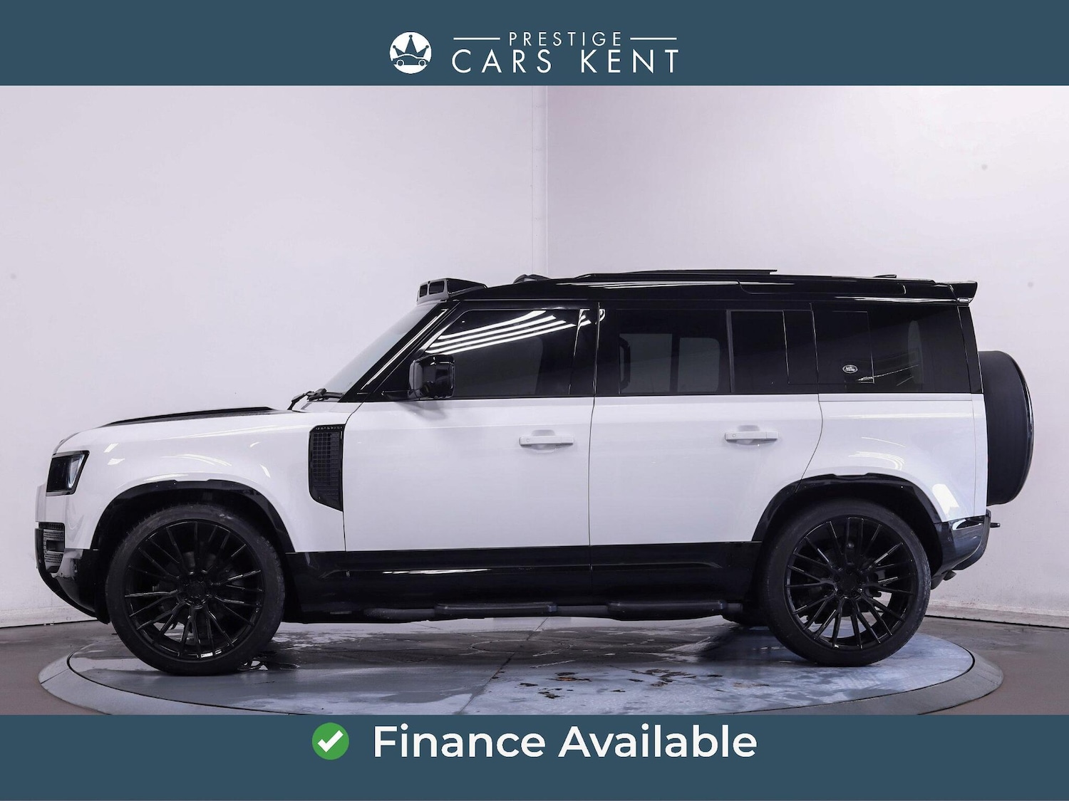 Used Land Rover Defender 110 2024 for sale - 76728136: Photo 4