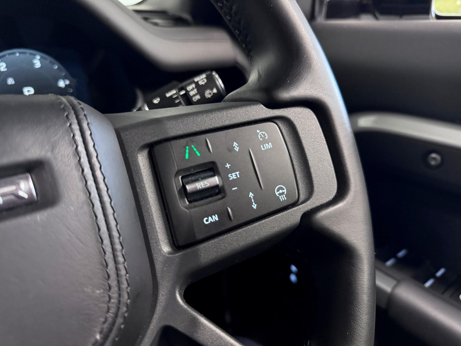 Used Land Rover Defender 110 2024 for sale - 76728136: Photo 40