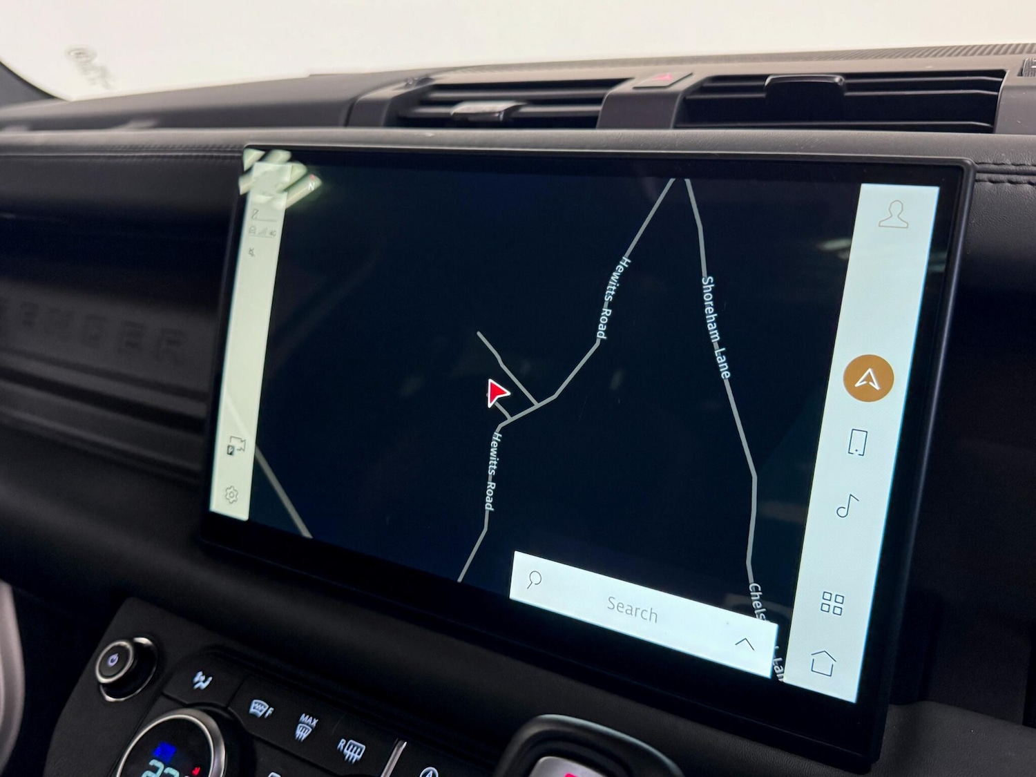 Used Land Rover Defender 110 2024 for sale - 76728136: Photo 44