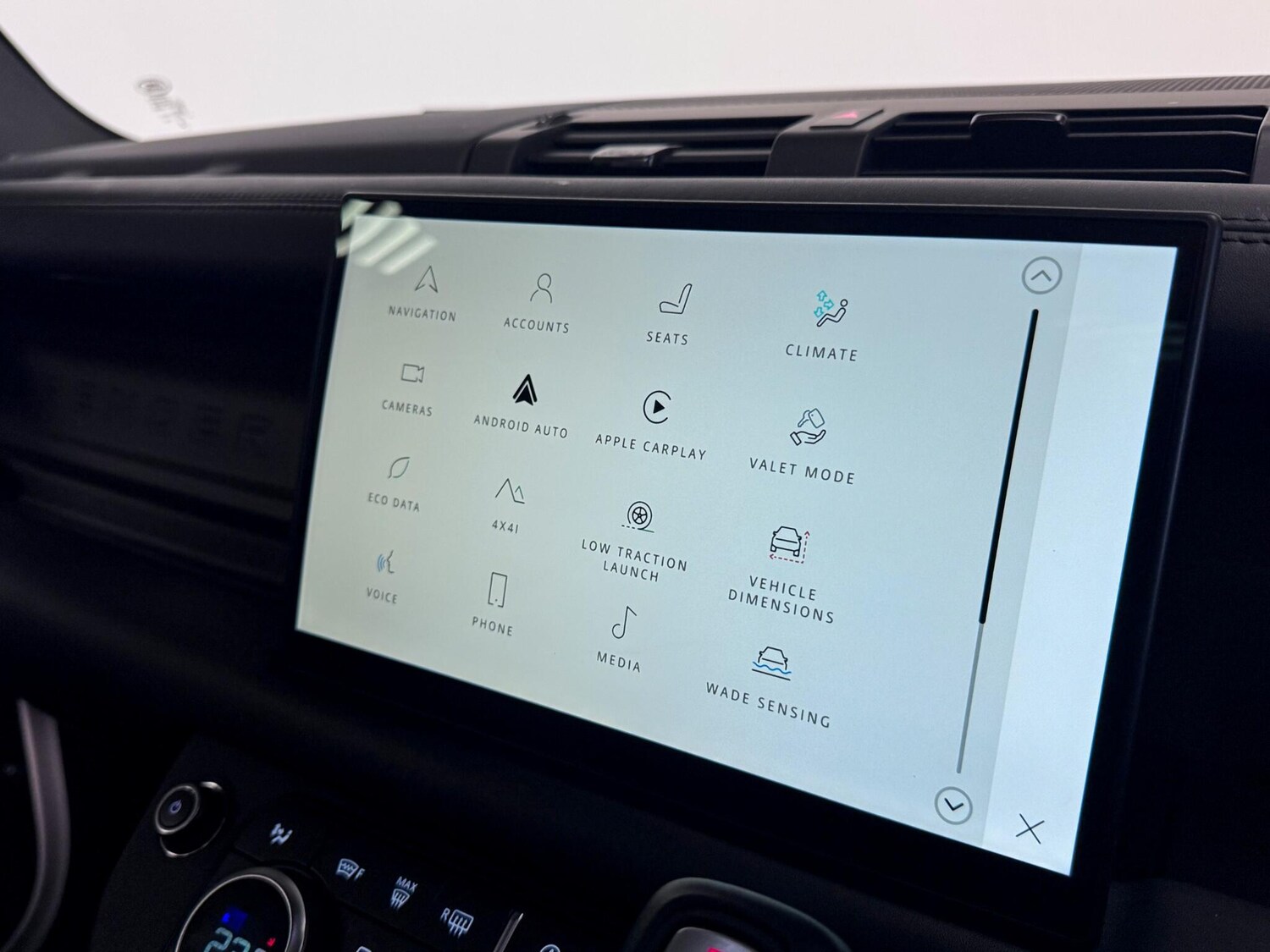 Used Land Rover Defender 110 2024 for sale - 76728136: Photo 46