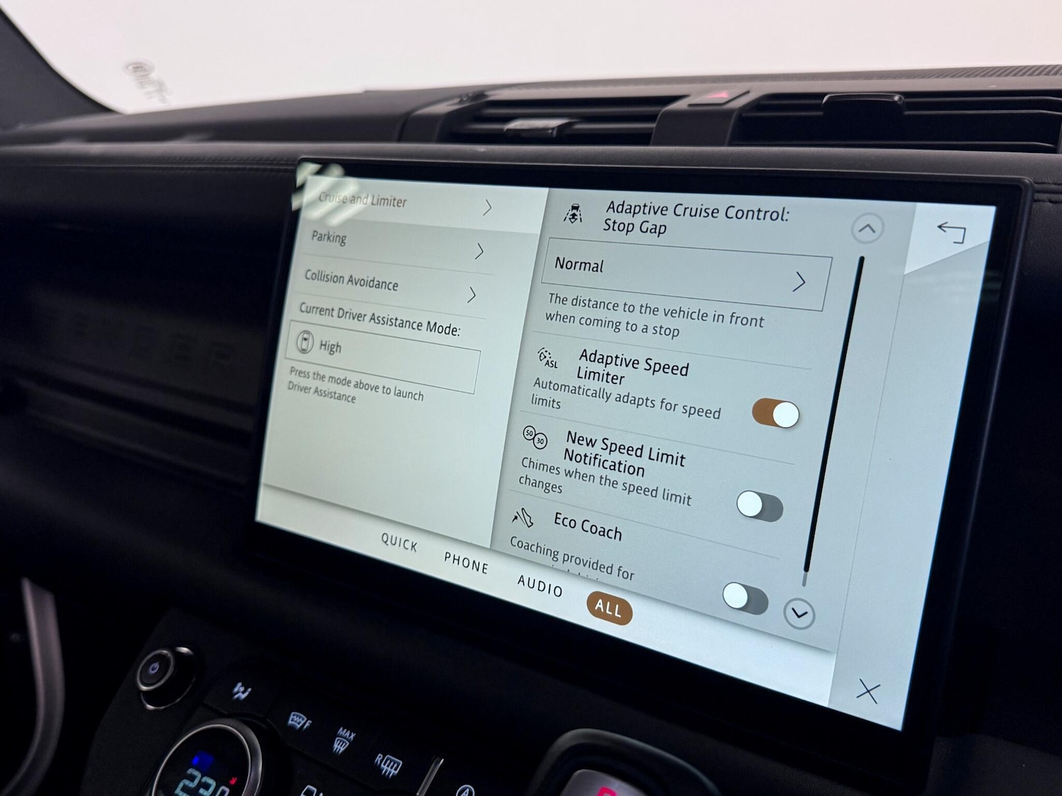 Used Land Rover Defender 110 2024 for sale - 76728136: Photo 49