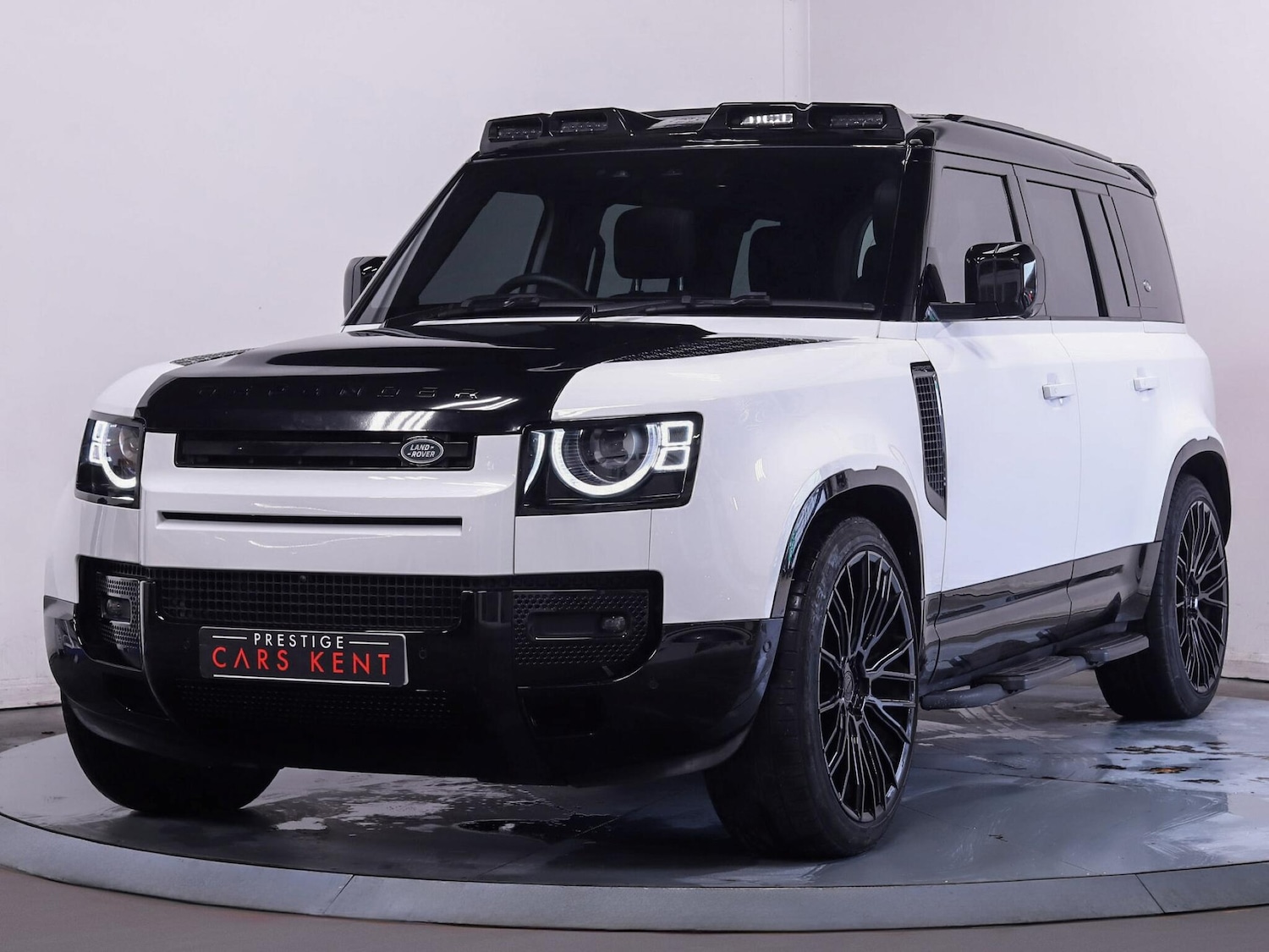 Used Land Rover Defender 110 2024 for sale - 76728136: Photo 6