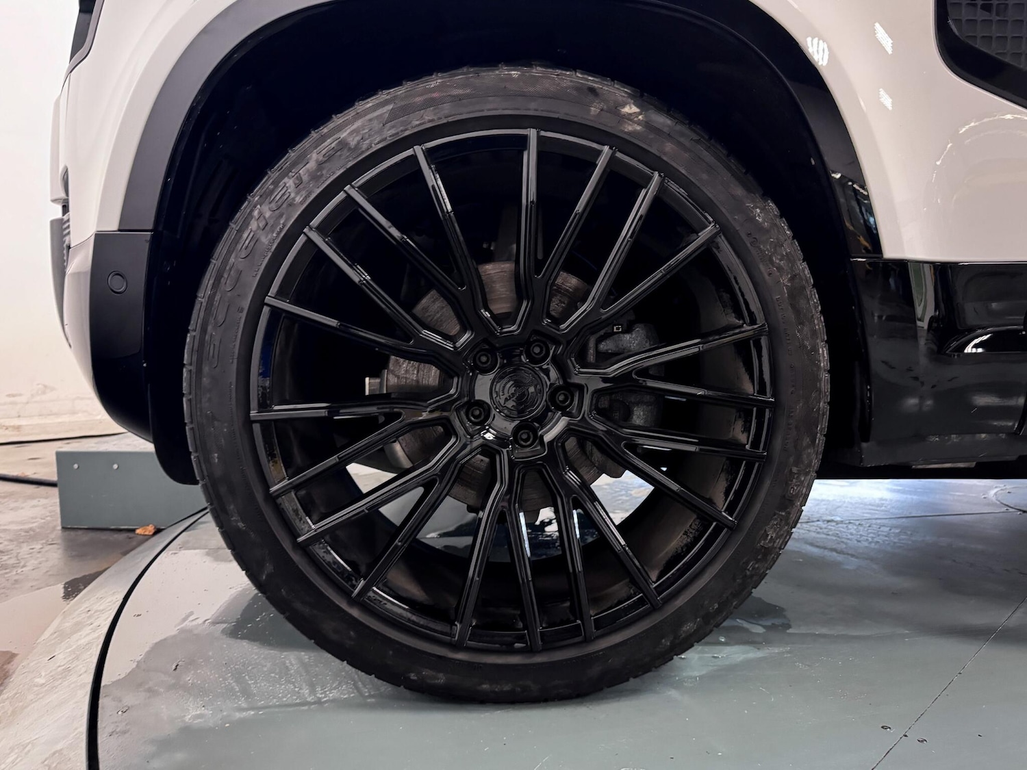 Used Land Rover Defender 110 2024 for sale - 76728136: Photo 64