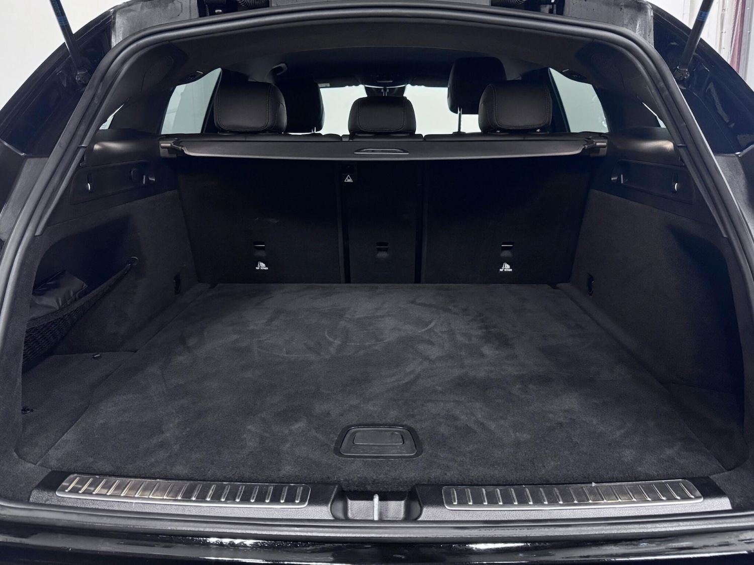 Used Mercedes-Benz EQC 2023 for sale - 76619900: Photo 12