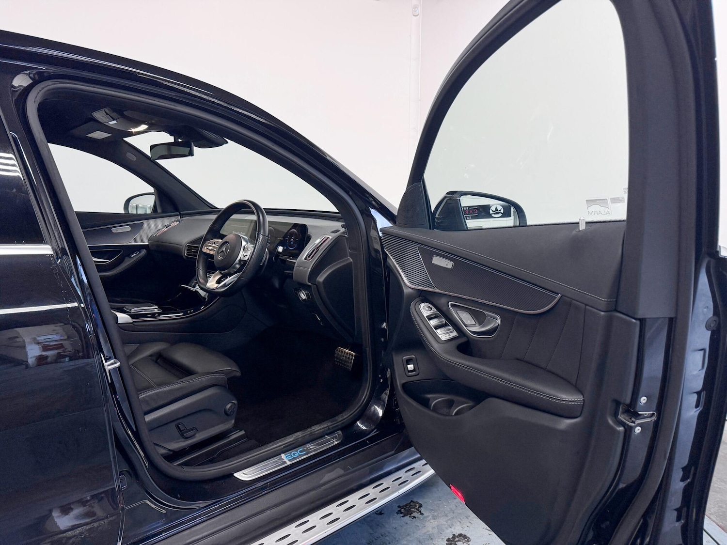 Used Mercedes-Benz EQC 2023 for sale - 76619900: Photo 16