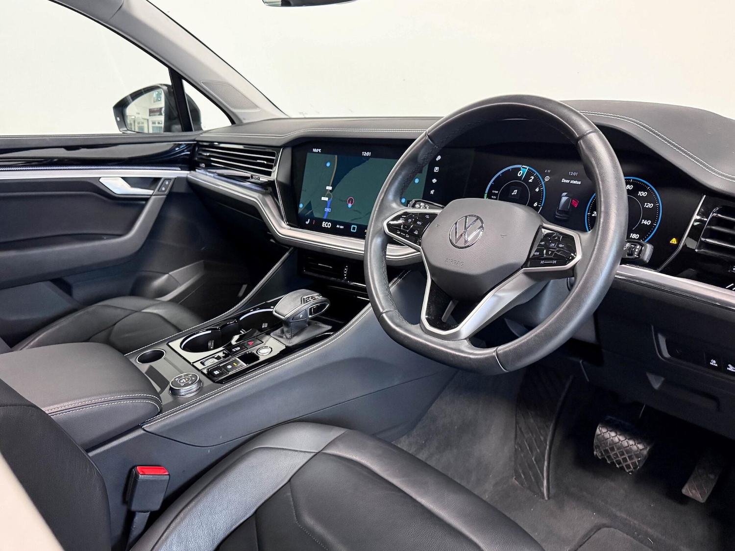 Used Volkswagen Touareg 2023 for sale - 76925982: Photo 18