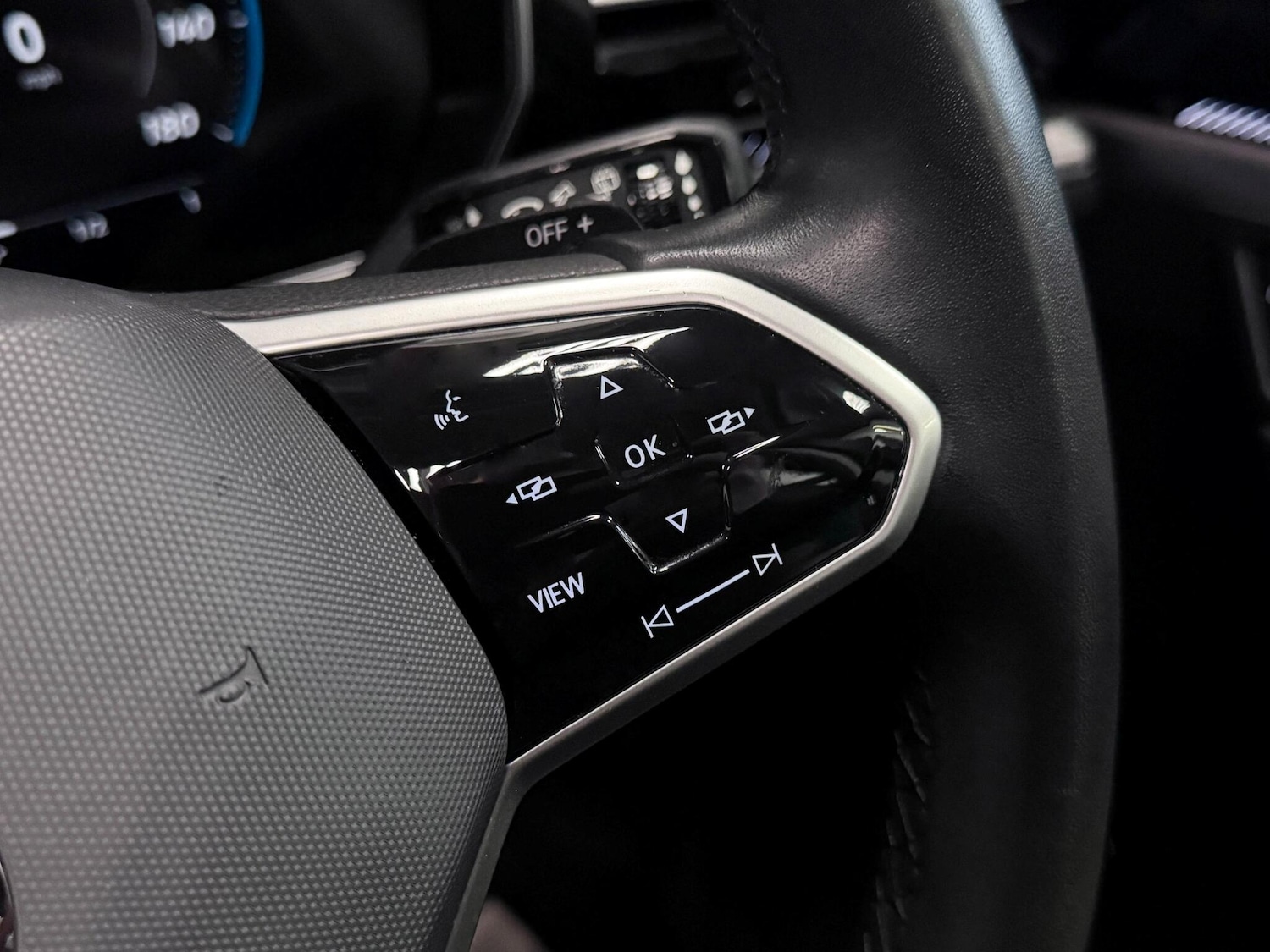 Used Volkswagen Touareg 2023 for sale - 76925982: Photo 37